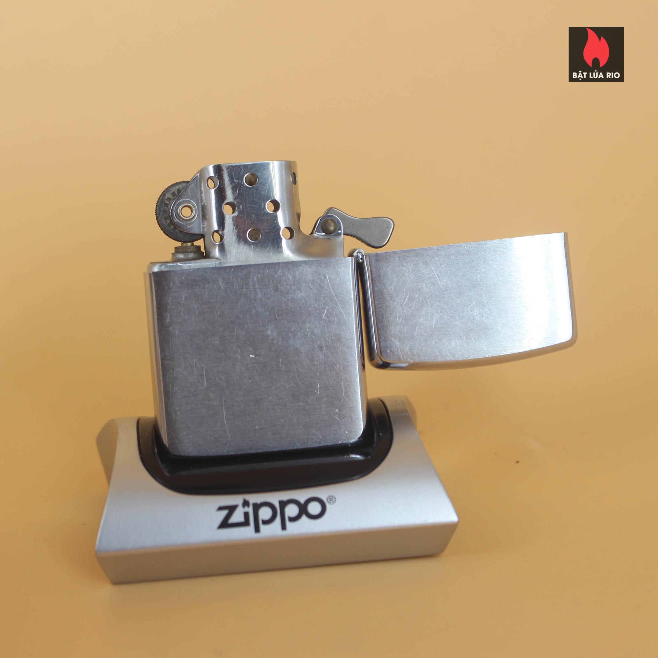 Zippo Canada 1959-1963 – H.J.M Farland 2