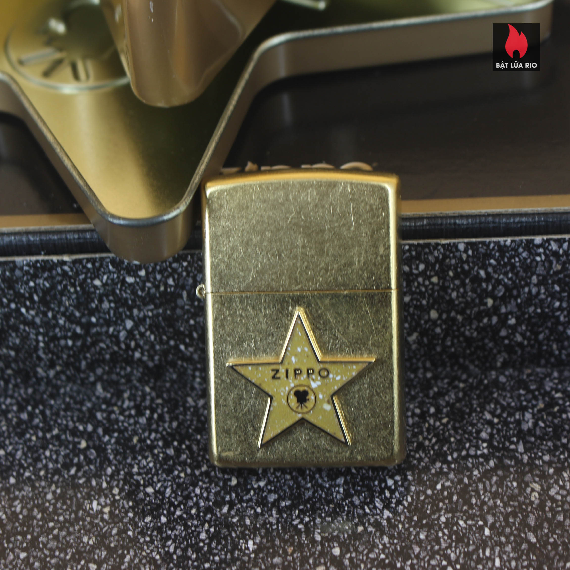 Zippo Coty 2001 – Hollywood's Leading Light Collectible 15