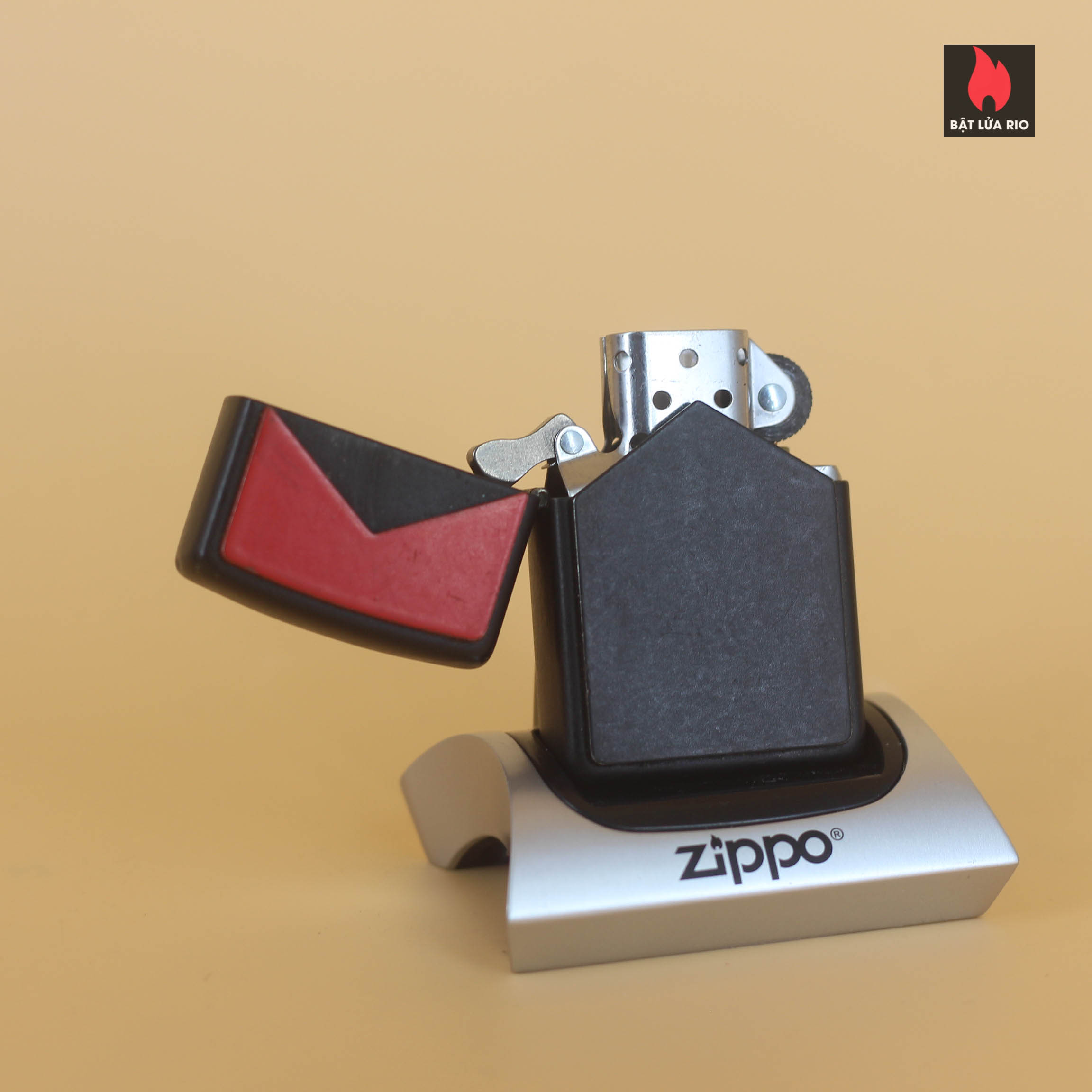 Zippo La Mã 1996 – Marlboro Red Roof 1