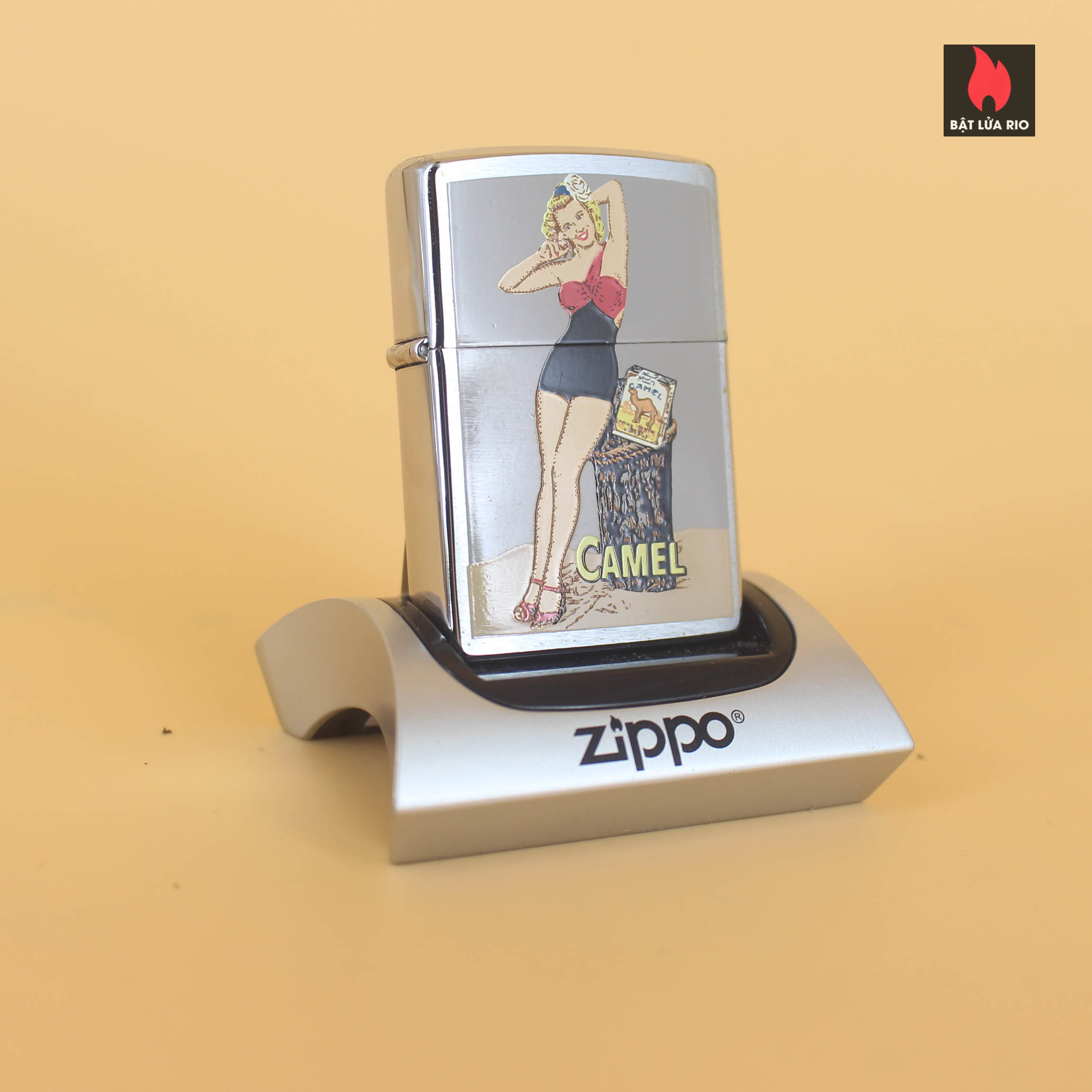 Zippo La Mã 1997 – Camel Pin-Up Girl