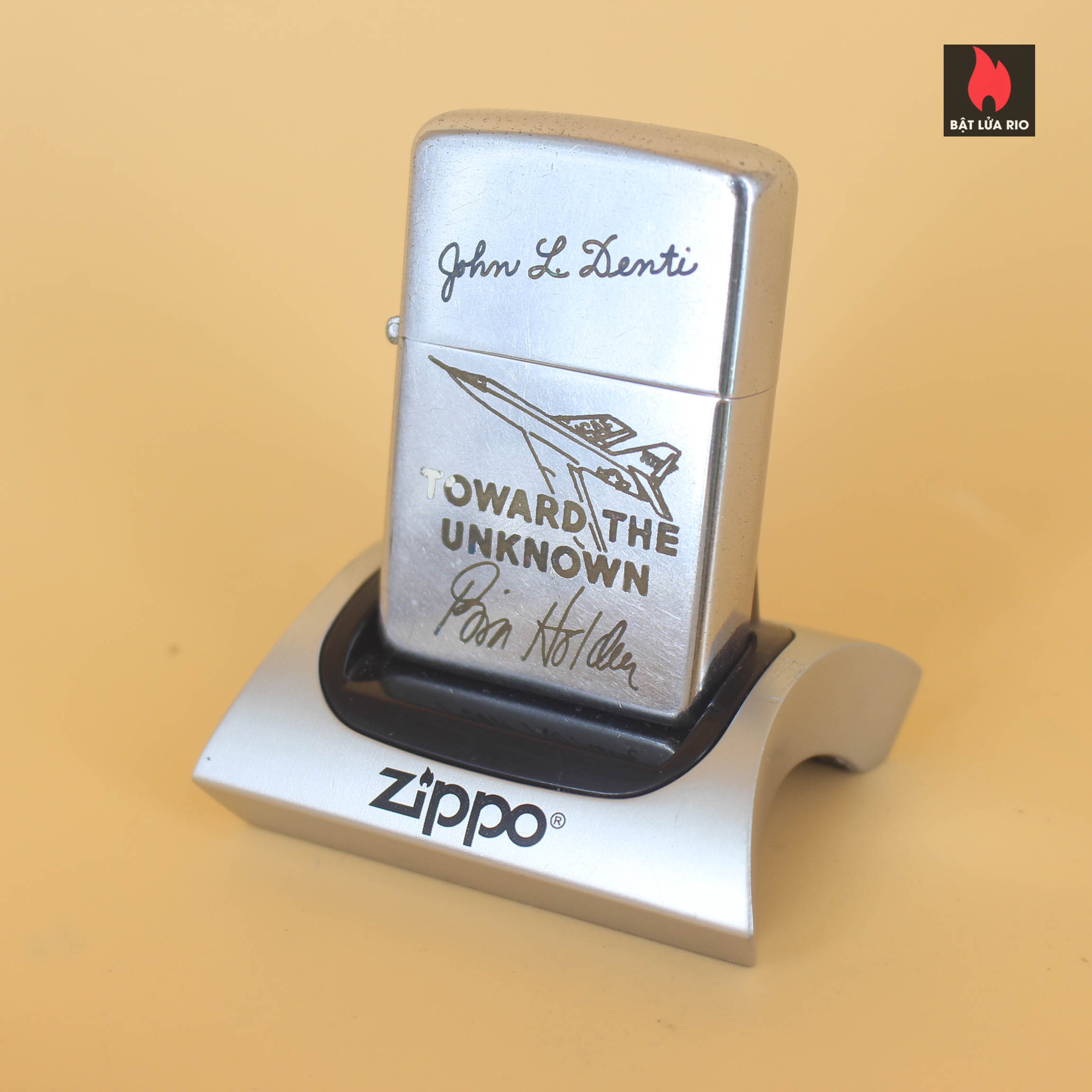 Zippo Xưa 1956 – Zippo lighter given to John L.Denti by Bill Holden - Star Of The Movie Toward the Unknown 1