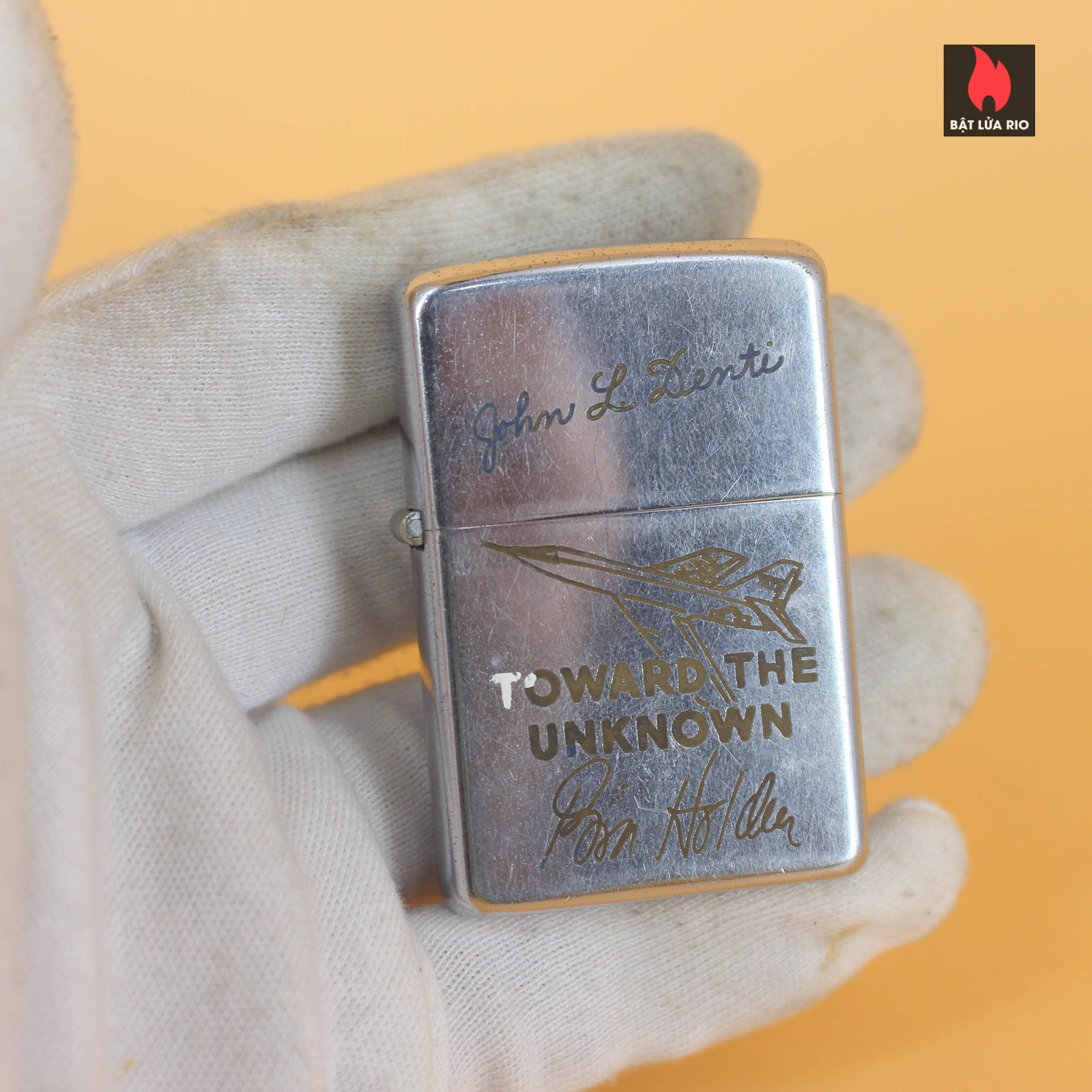 Zippo Xưa 1956 – Zippo lighter given to John L.Denti by Bill Holden - Star Of The Movie Toward the Unknown 4