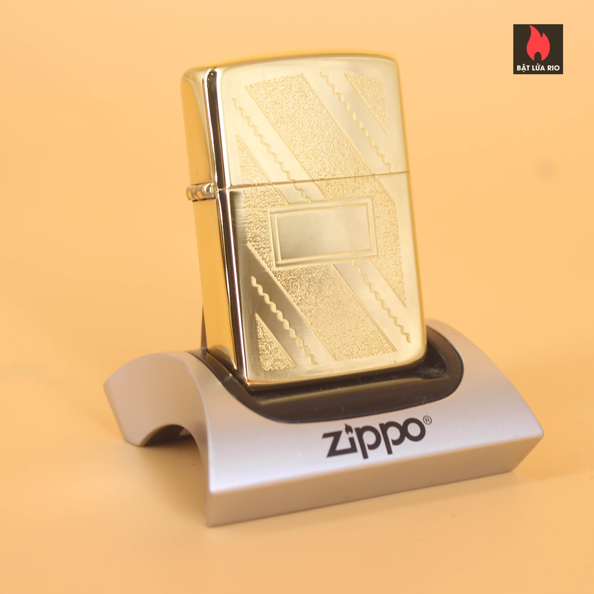 Zippo 1988 – Gold Plate Golden Elegance