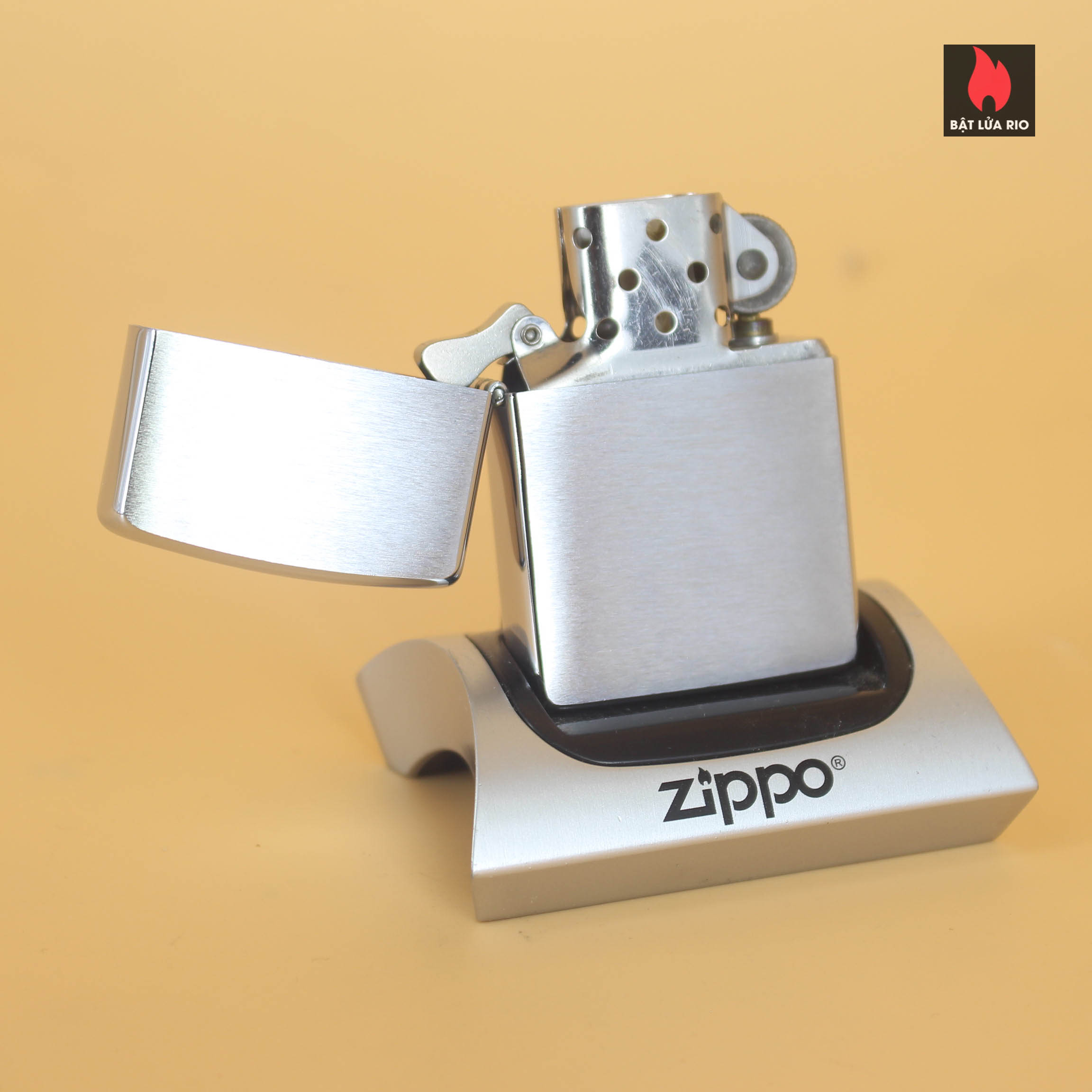 Zippo La Mã 1995 – Trơn 2 Mặt – Brushed Chrome 1