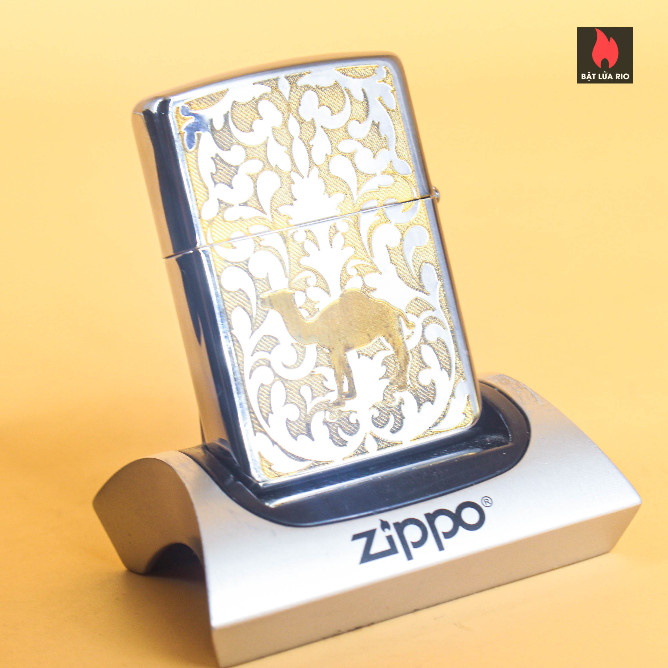 Zippo La Mã 1996 – CAMEL Gold Filigree – Silver Plate 27