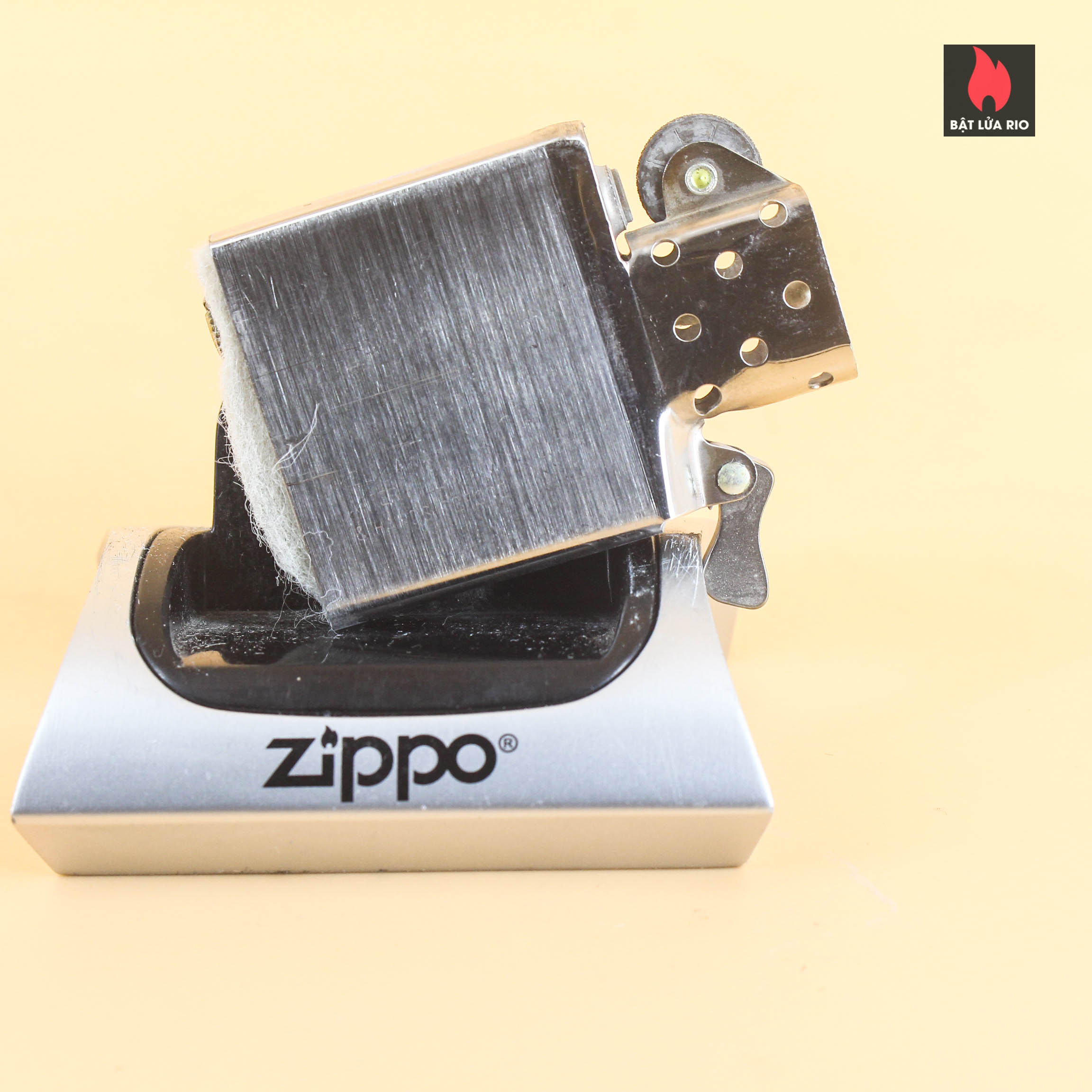 Zippo Xưa 1976 – Brush Chrome – Trơn 2 Mặt 9