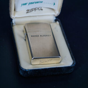 Zippo Slim Xưa 1960 – 10k Gold Filled – Marge Bloskey 1