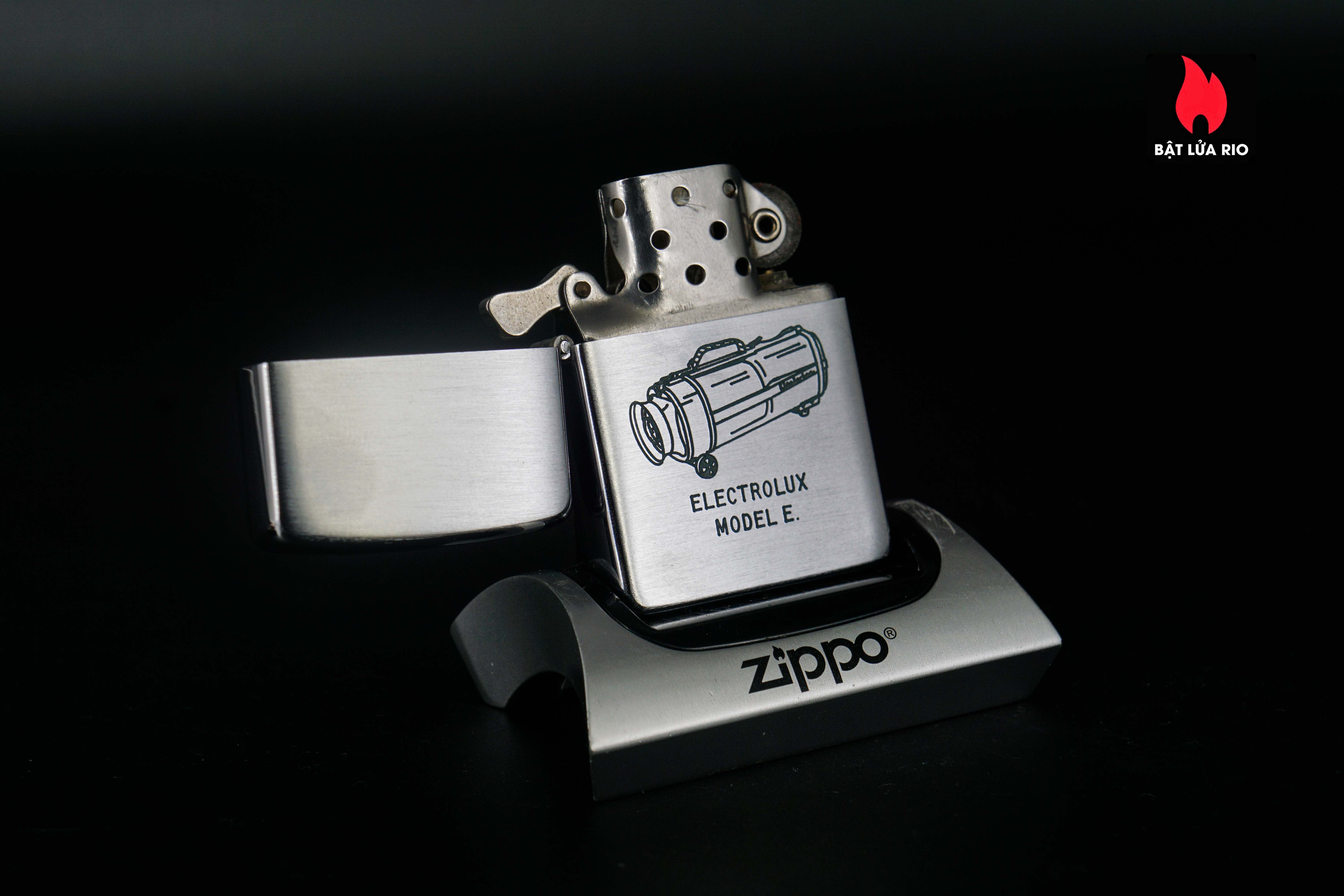 Zippo Xưa 1955 – Electrolux Model E 17