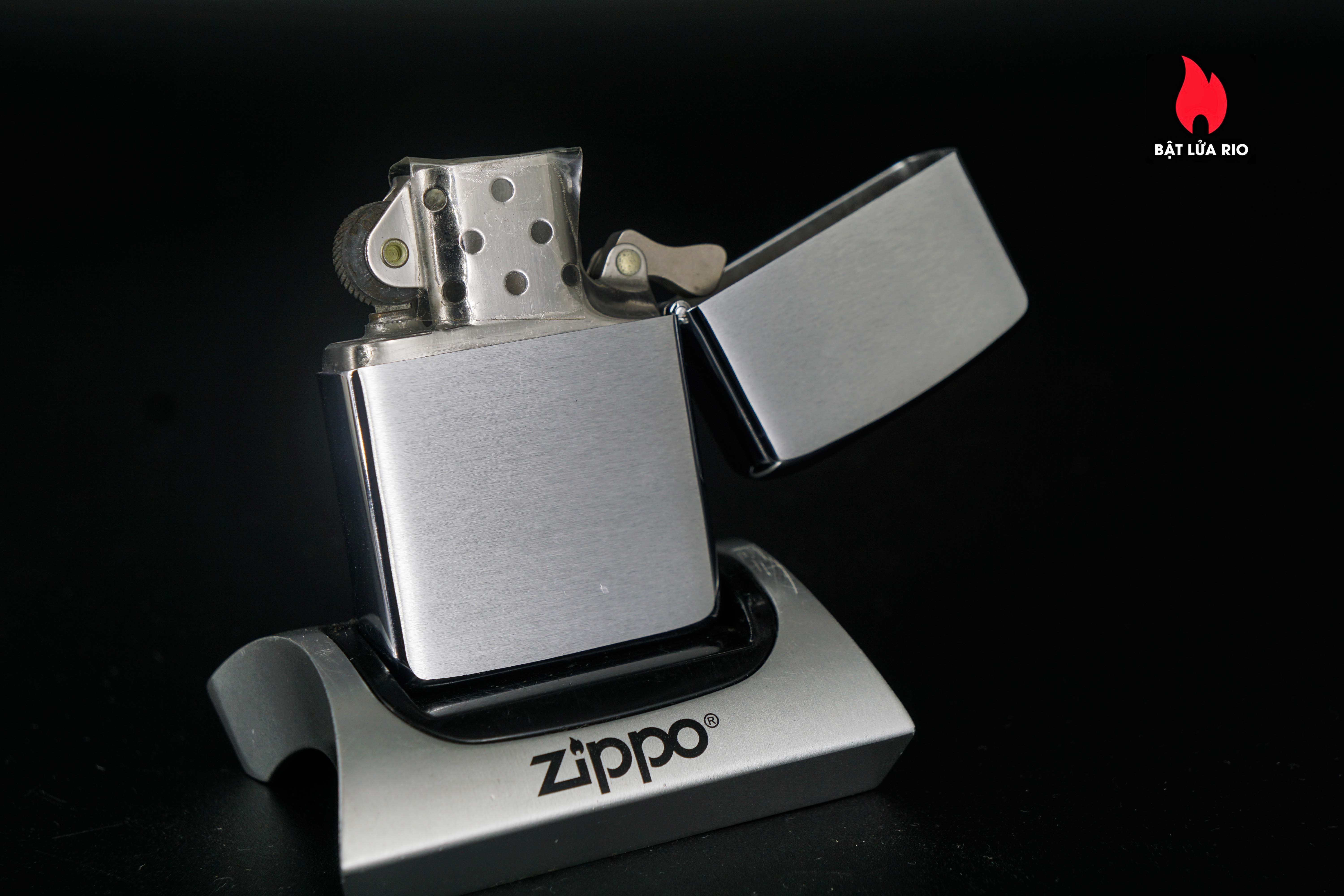 Zippo Xưa 1968 – Plain – Trơn 2 Mặt – Brushed Chrome 77 Zippo Xưa 1968 – Plain – Trơn 2 Mặt – Brushed Chrome 21