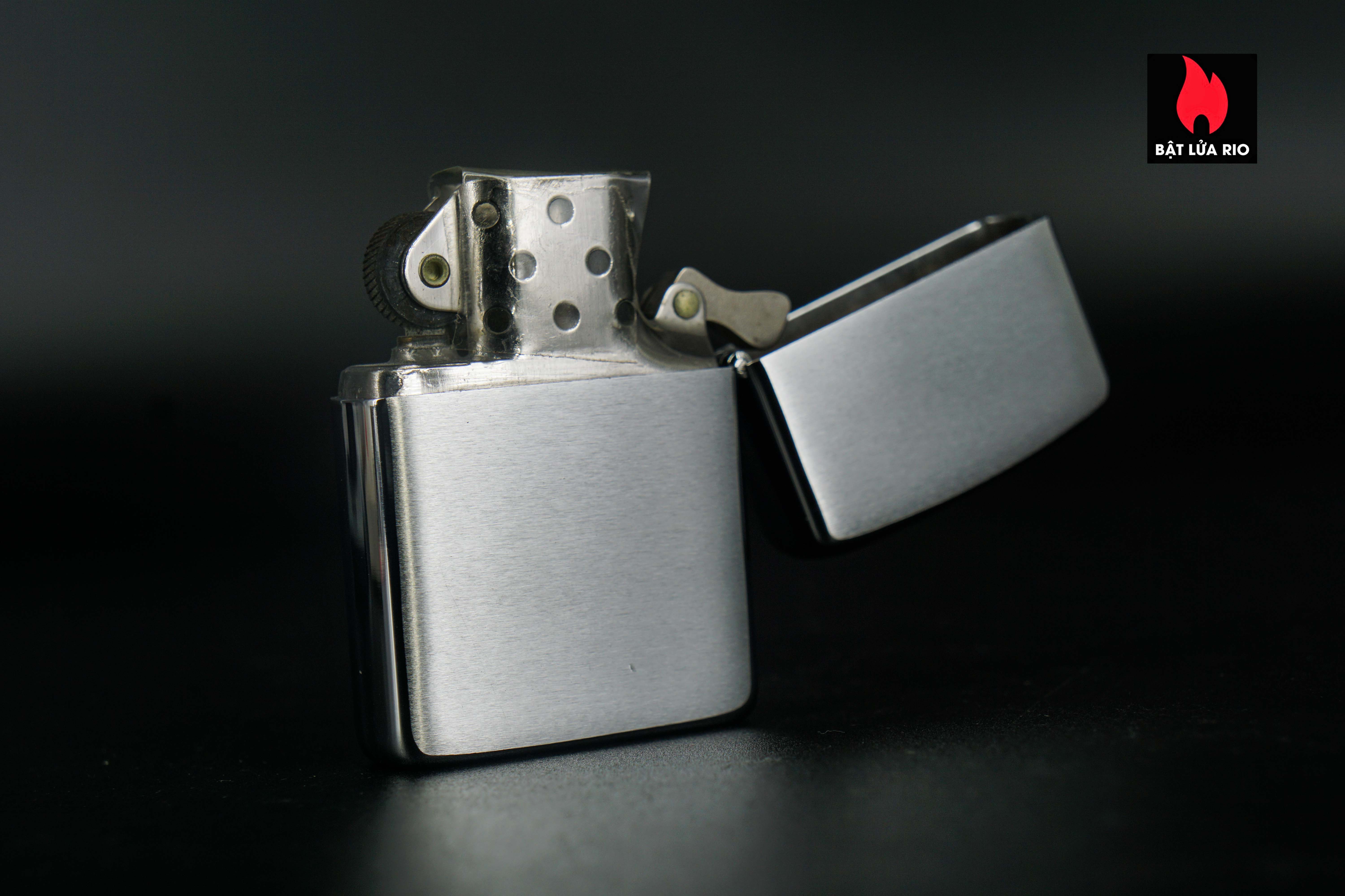 Zippo Xưa 1968 – Plain – Trơn 2 Mặt – Brushed Chrome 83 Zippo Xưa 1968 – Plain – Trơn 2 Mặt – Brushed Chrome 27