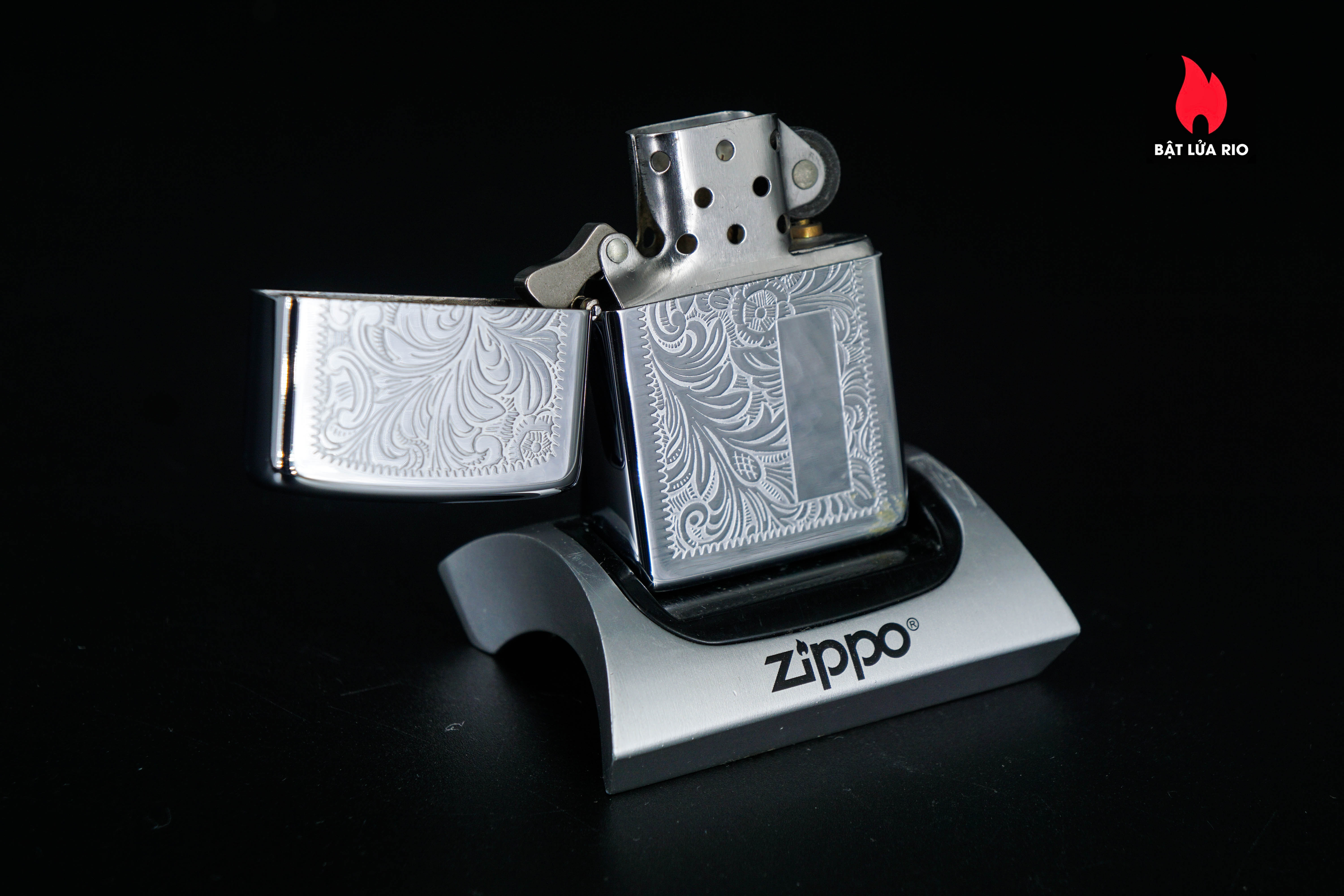 Zippo Xưa 1984 – Venetian – Hoa Văn Ý 1