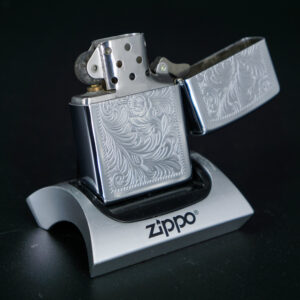 Zippo Xưa 1984 – Venetian – Hoa Văn Ý 2