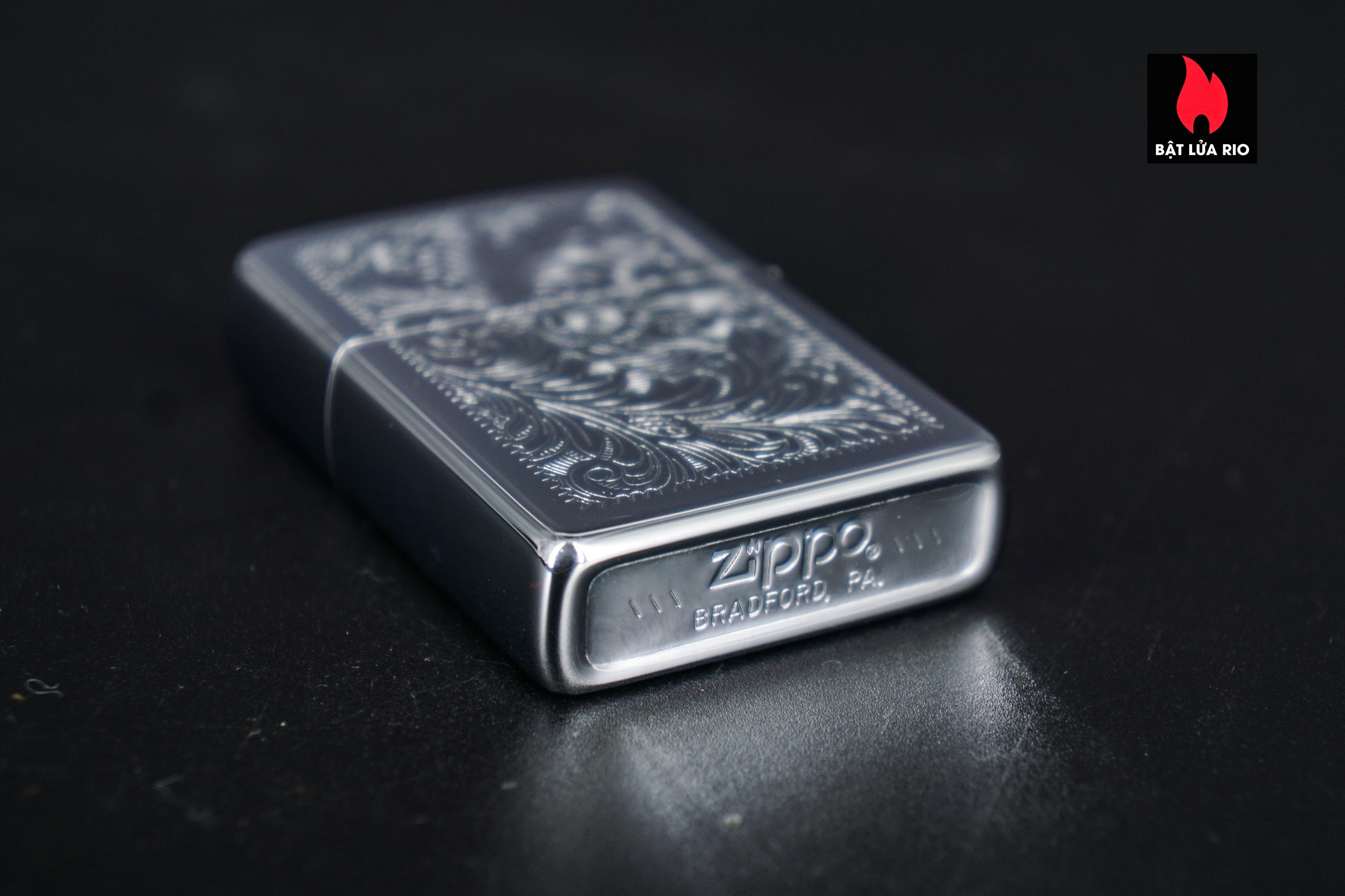 Zippo Xưa 1984 – Venetian – Hoa Văn Ý 3