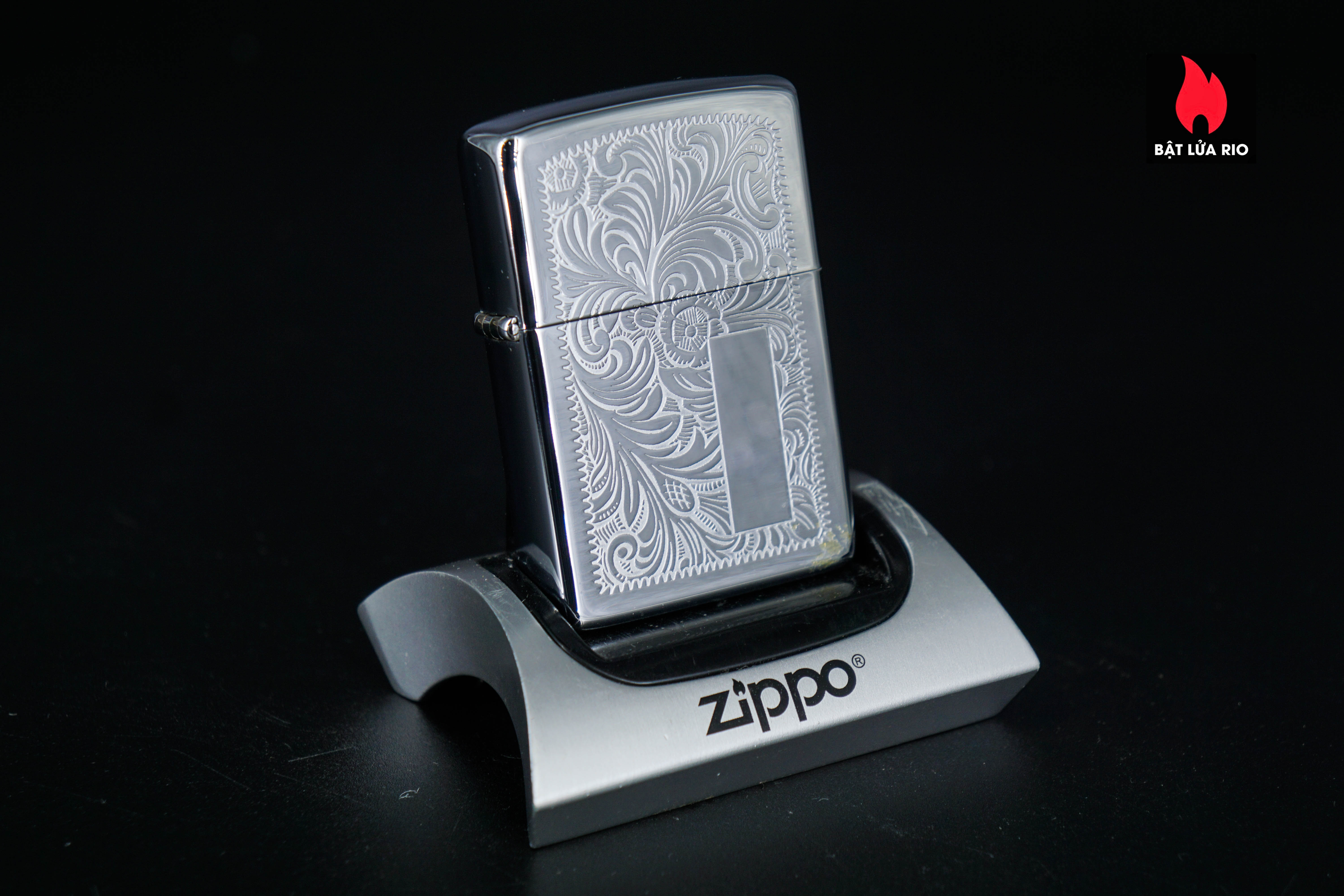 Zippo Xưa 1984 – Venetian – Hoa Văn Ý