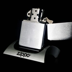 Zippo Xưa 1964 – Đua Ngựa 8