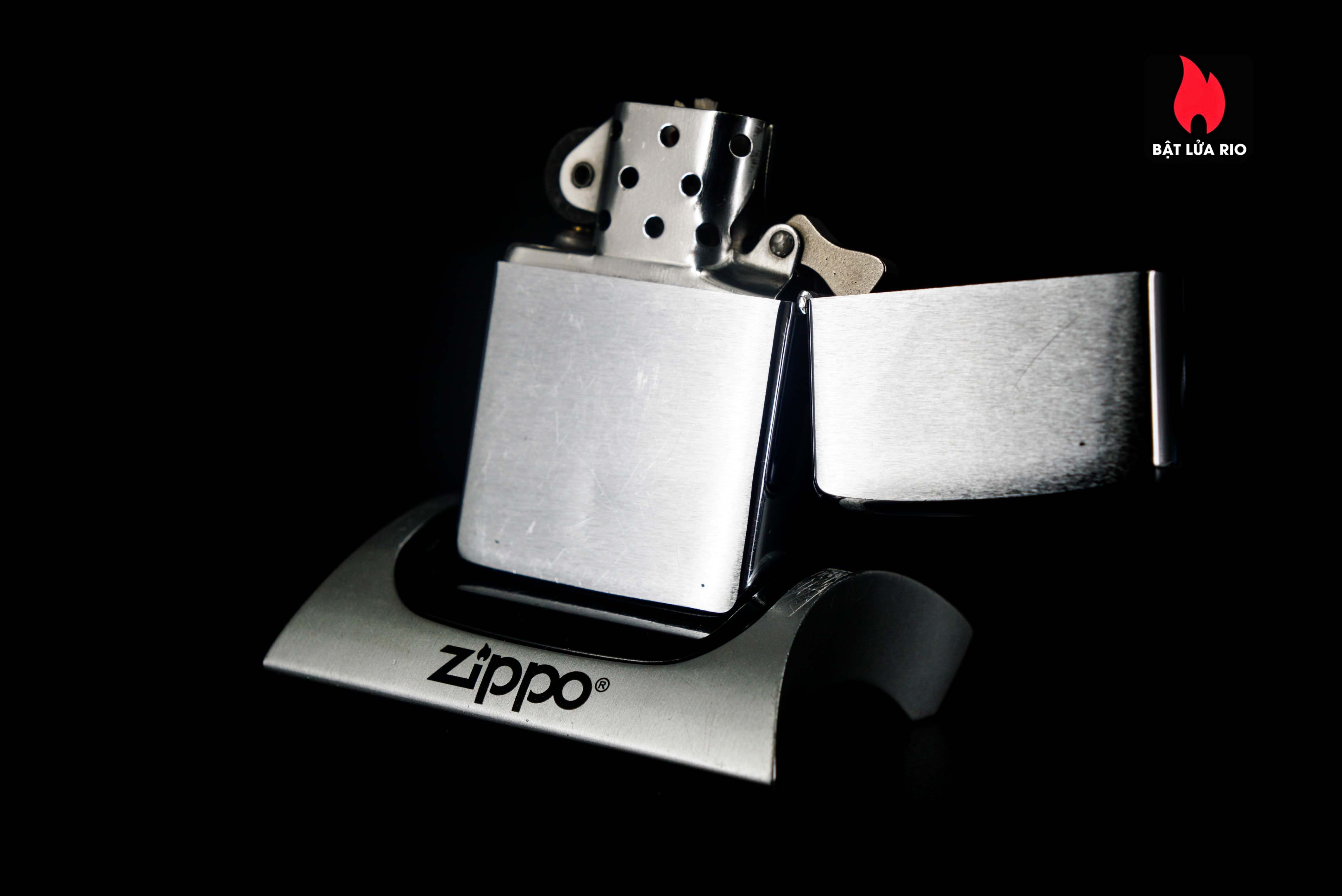 Zippo Xưa 1964 – Đua Ngựa 8