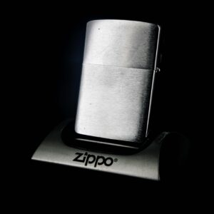 Zippo Xưa 1964 – Đua Ngựa 9