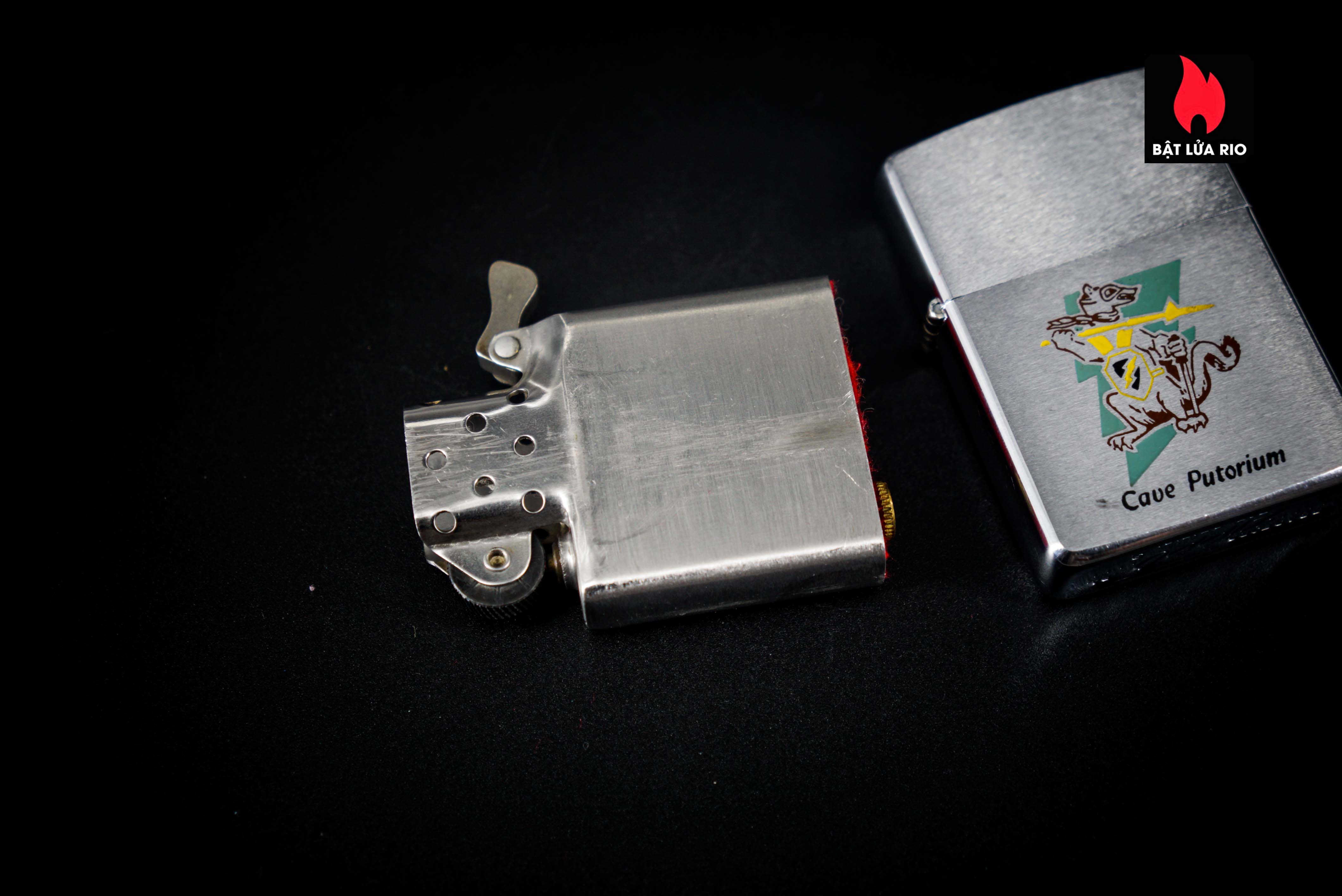 Zippo Xưa 1966 – Cave Putorium 14