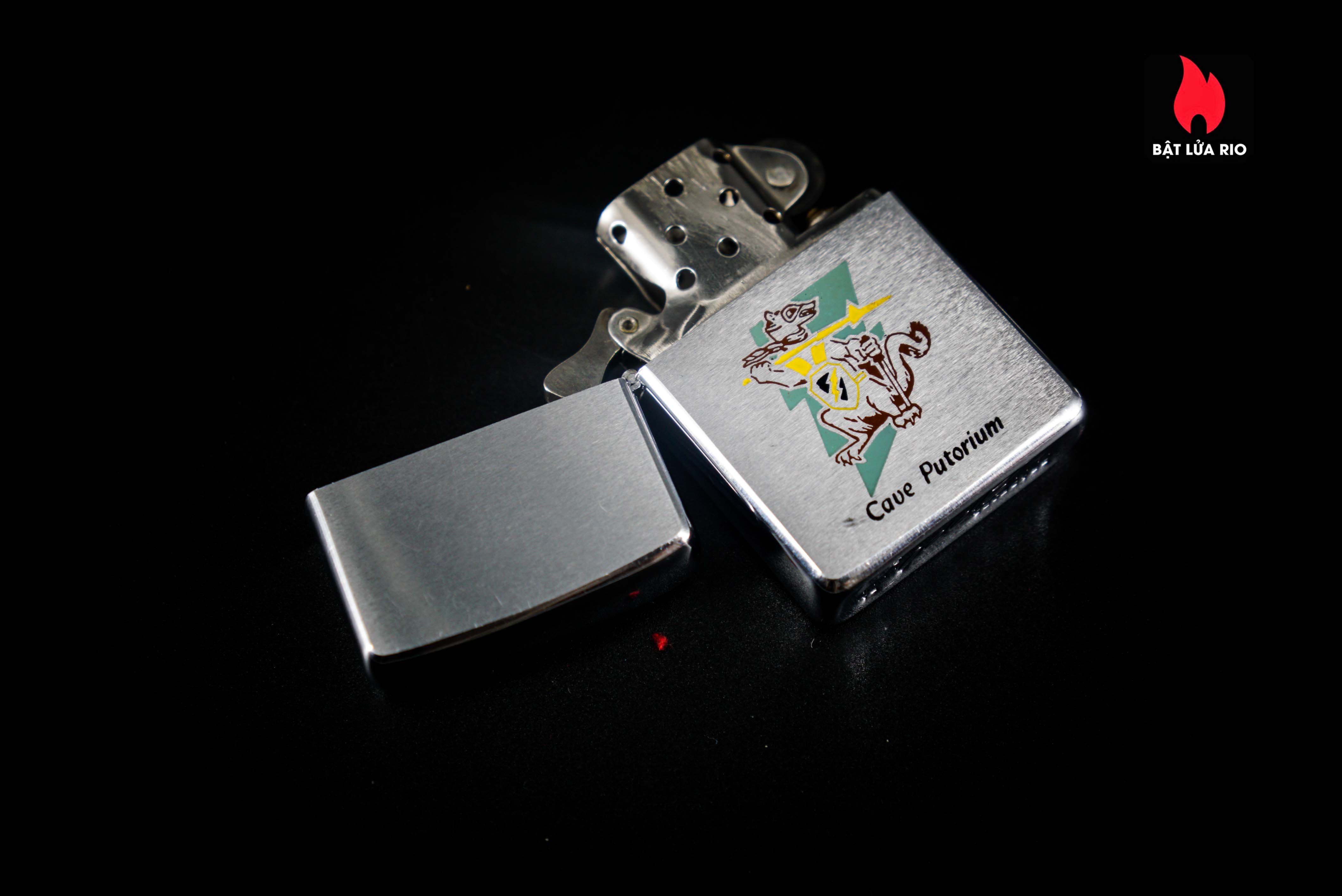 Zippo Xưa 1966 – Cave Putorium 17