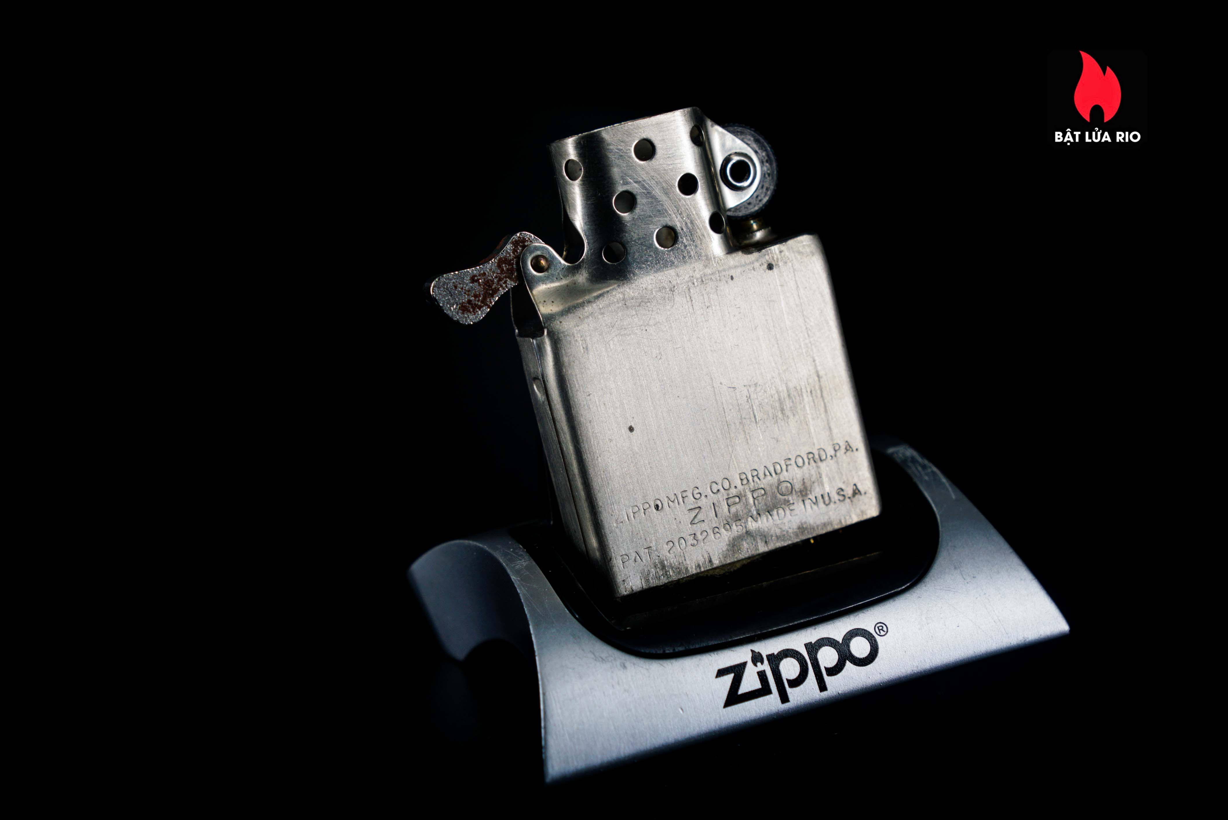 Zippo Xưa 1949-1950 – The Reveler 7
