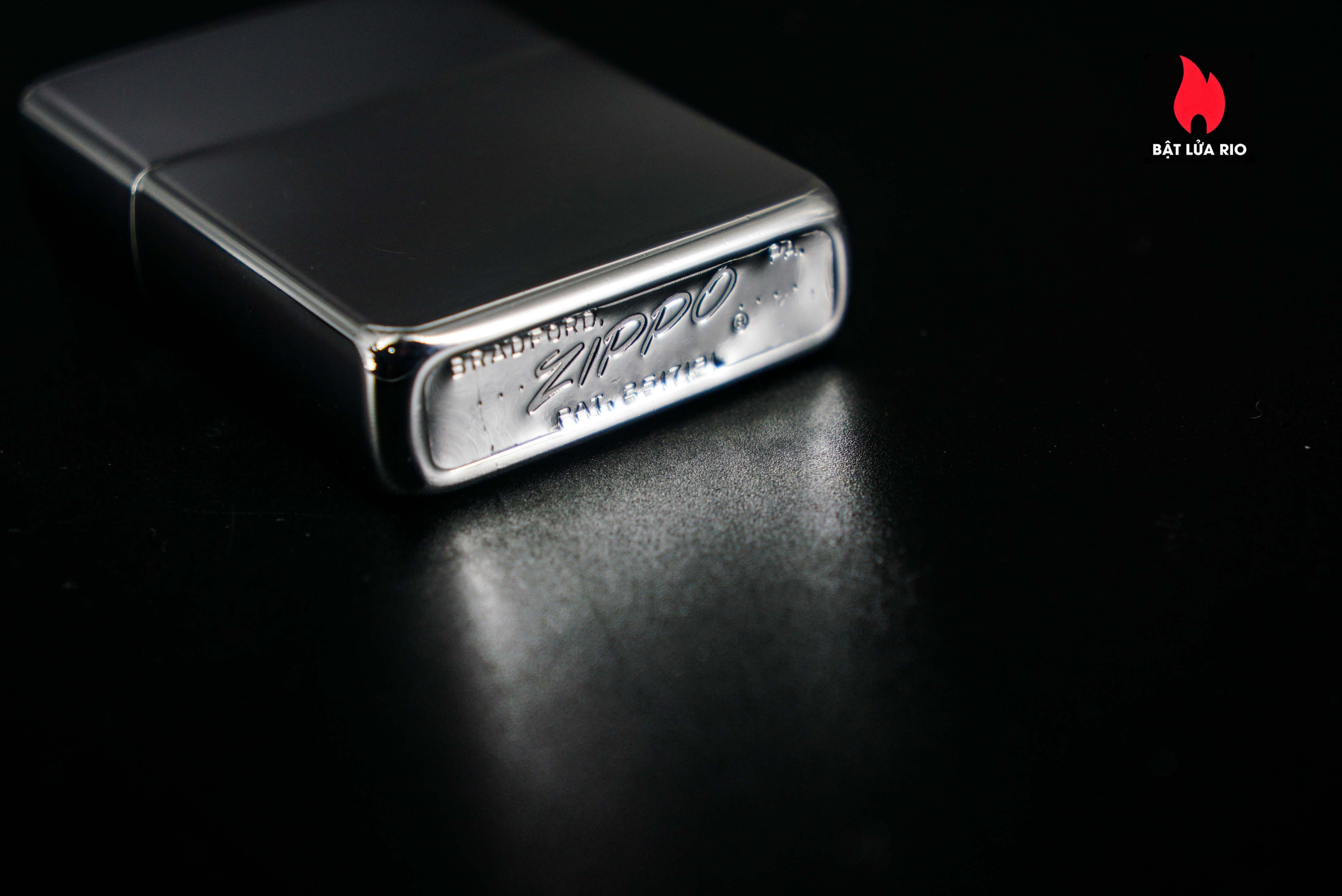 Zippo Xưa 1959 – Red Coat 44 Zippo Xưa 1959 – Red Coat 1