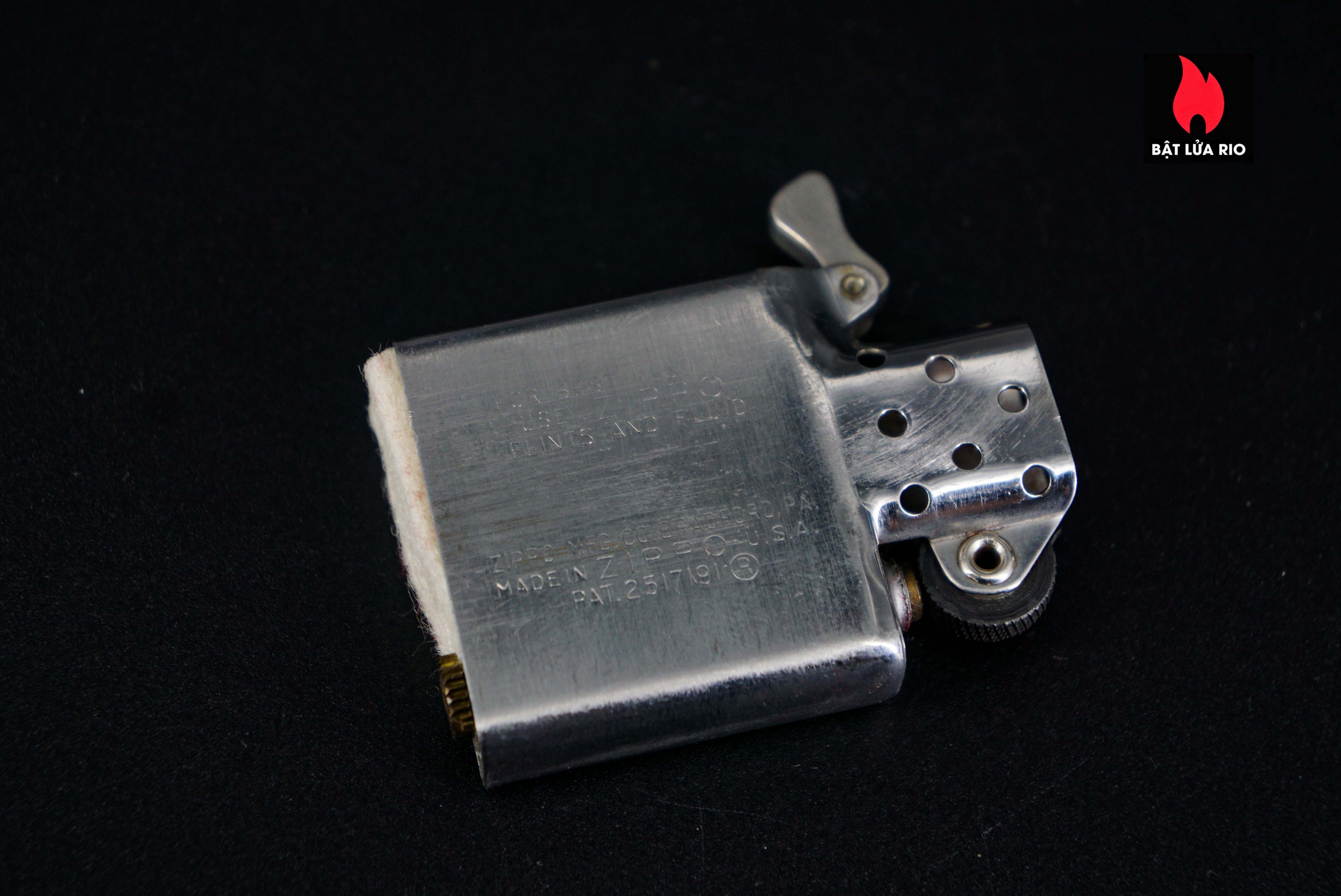 Zippo Xưa 1959 – Red Coat 31 Zippo Xưa 1959 – Red Coat 14