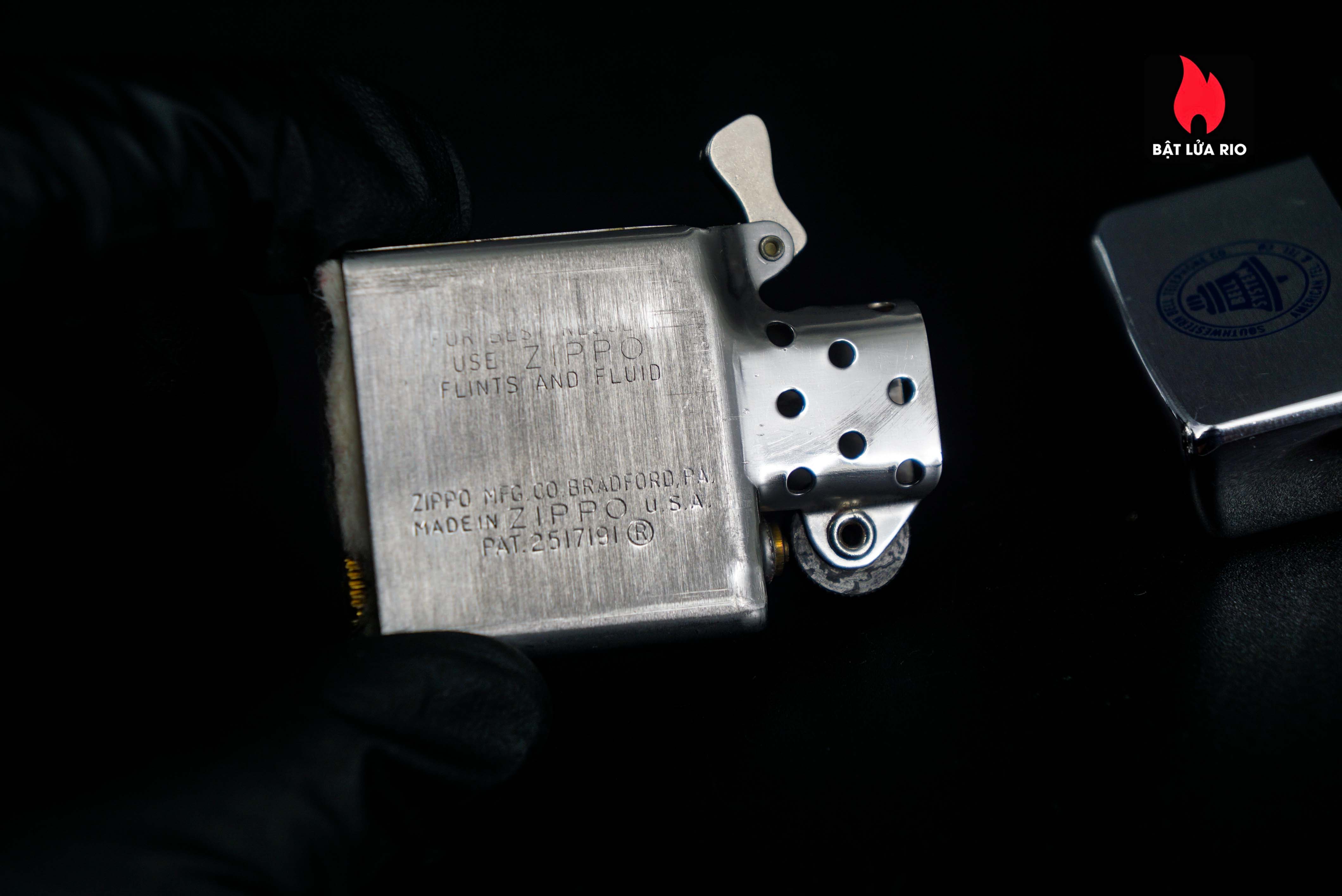 Zippo Xưa 1961 – Call Us in Wichita 41 Zippo Xưa 1961 – Call Us in Wichita 4