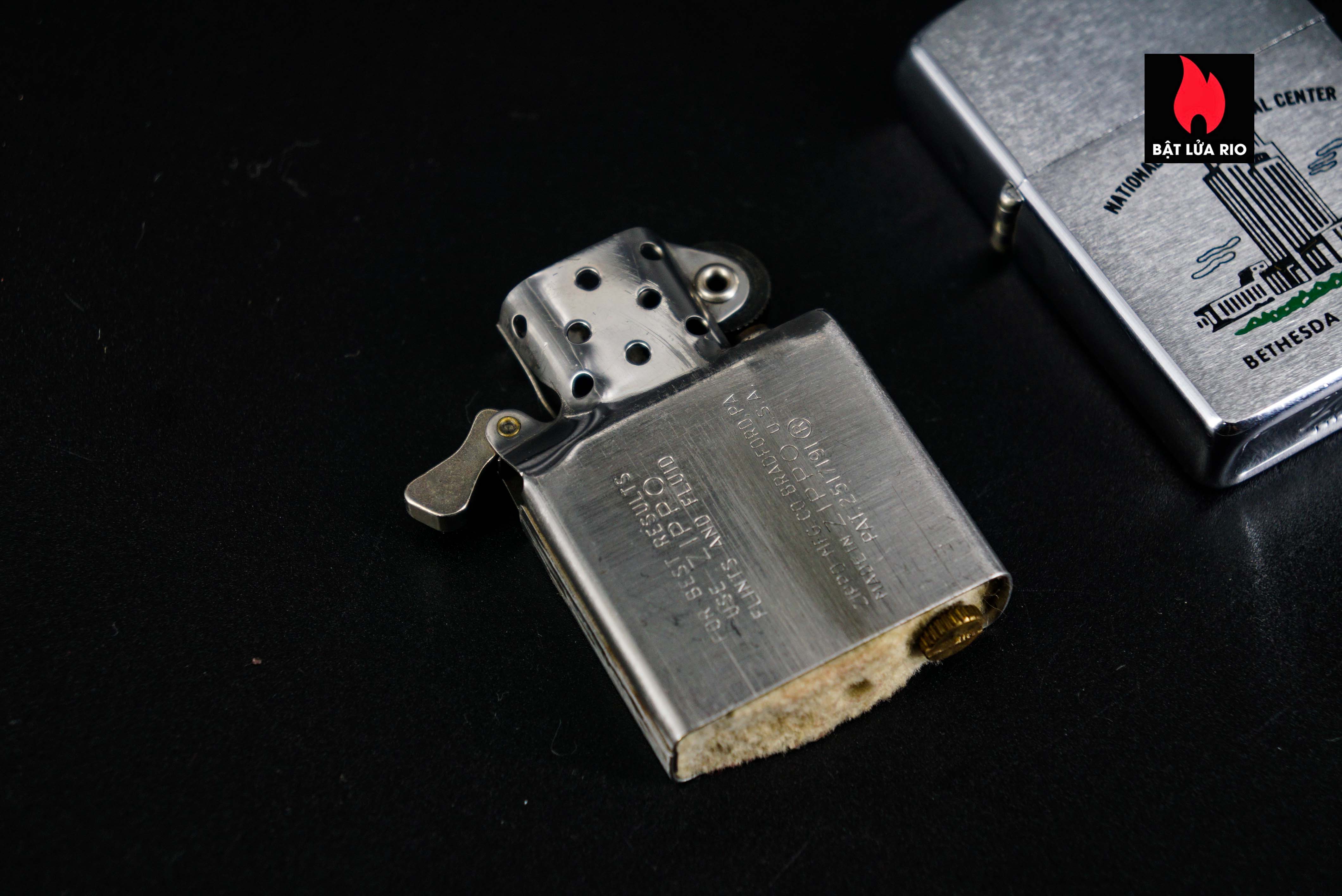 Zippo Xưa 1962 – National Naval Medical Center 4
