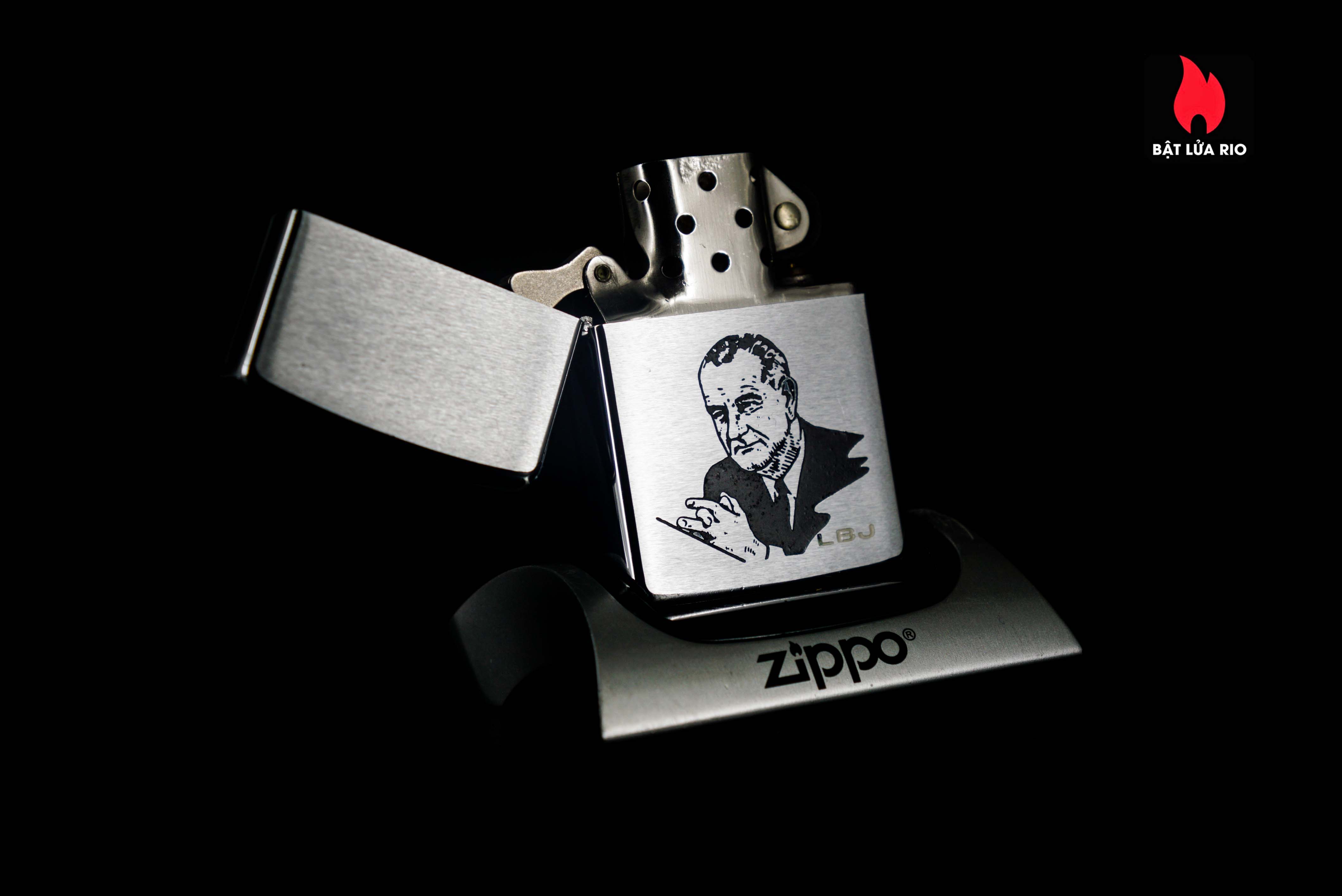 Zippo Xưa 1966 – Lyndon Baines Johnson – LBJ 48 Zippo Xưa 1966 – Lyndon Baines Johnson – LBJ 11