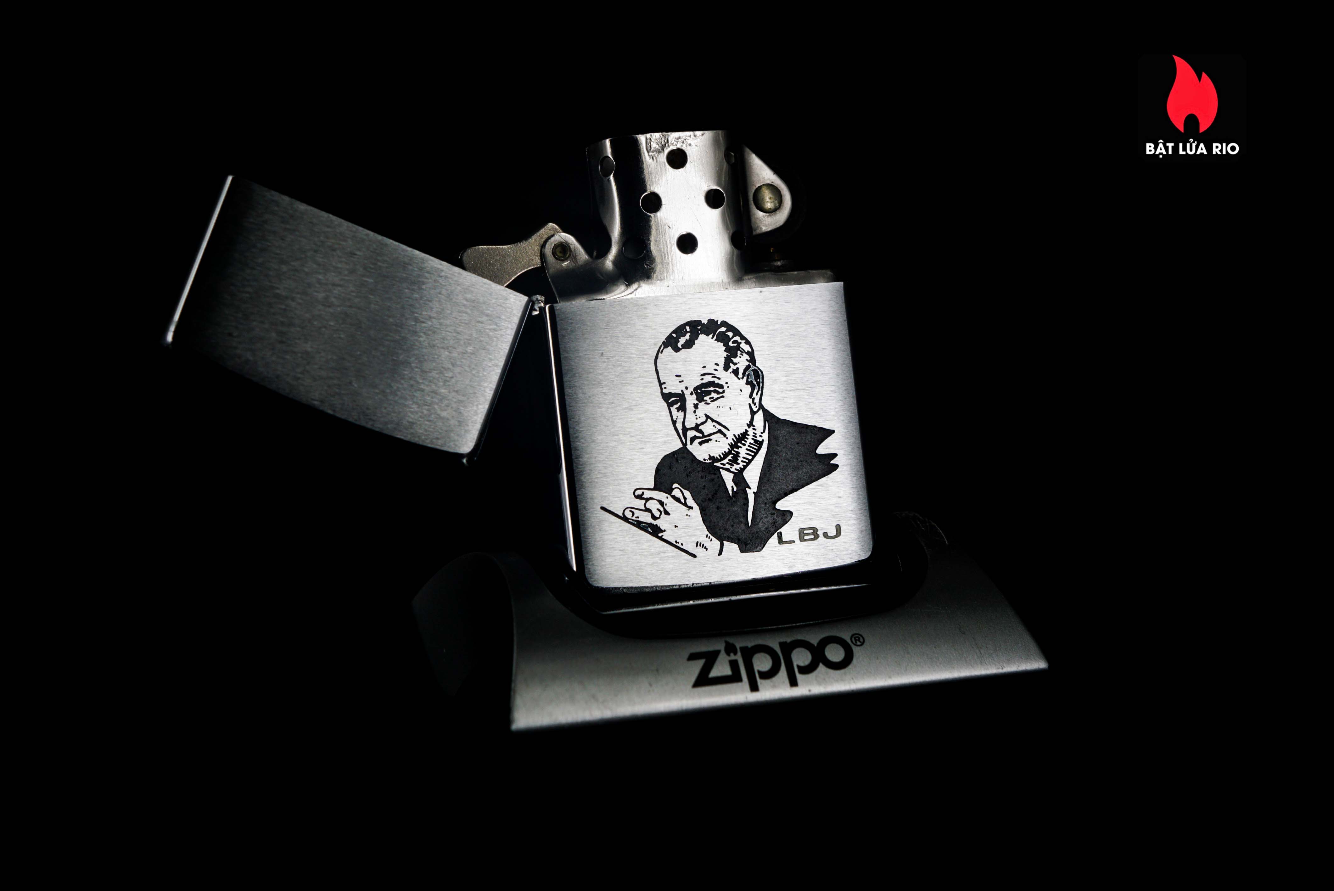 Zippo Xưa 1966 – Lyndon Baines Johnson – LBJ 47 Zippo Xưa 1966 – Lyndon Baines Johnson – LBJ 12