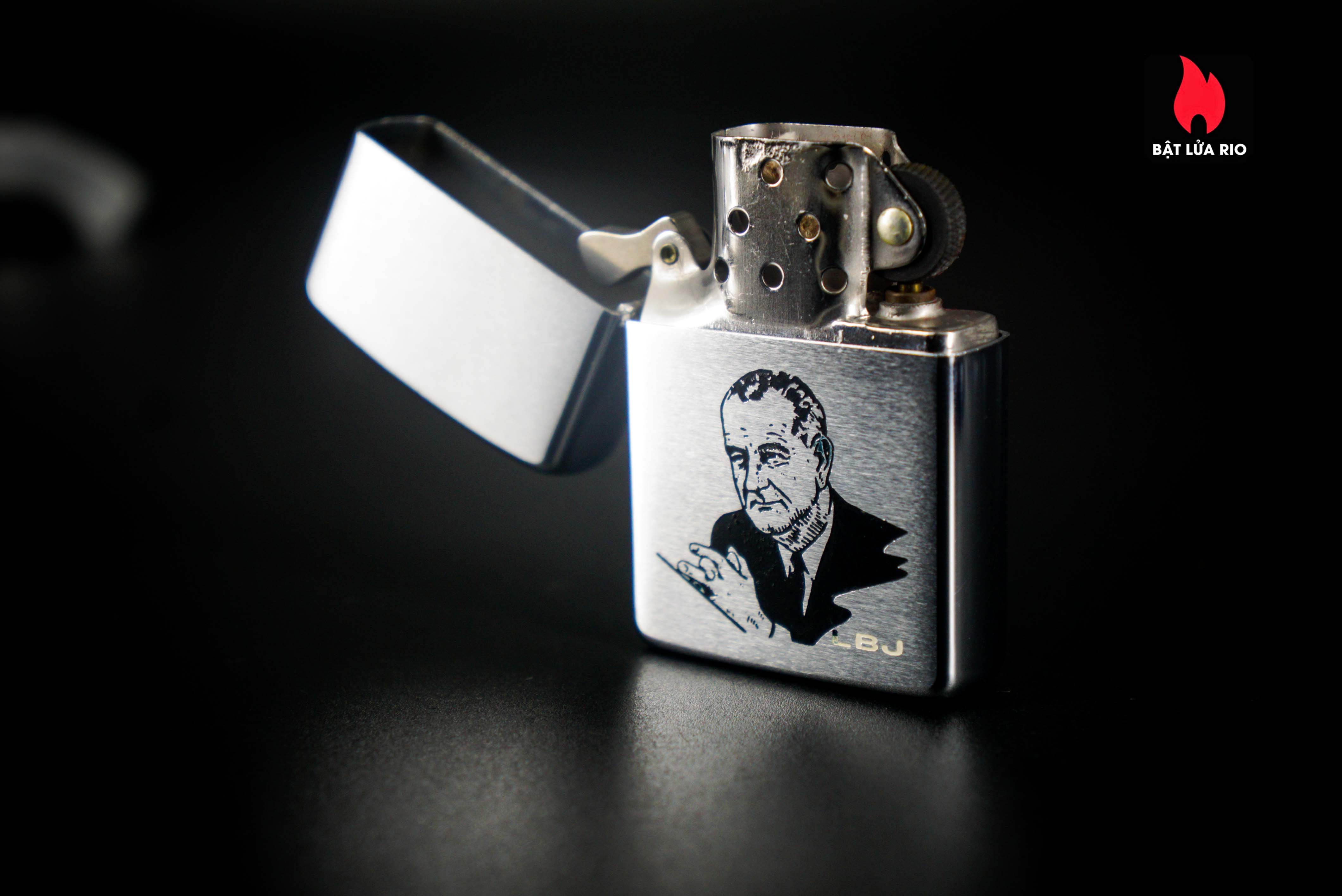 Zippo Xưa 1966 – Lyndon Baines Johnson – LBJ 45 Zippo Xưa 1966 – Lyndon Baines Johnson – LBJ 14