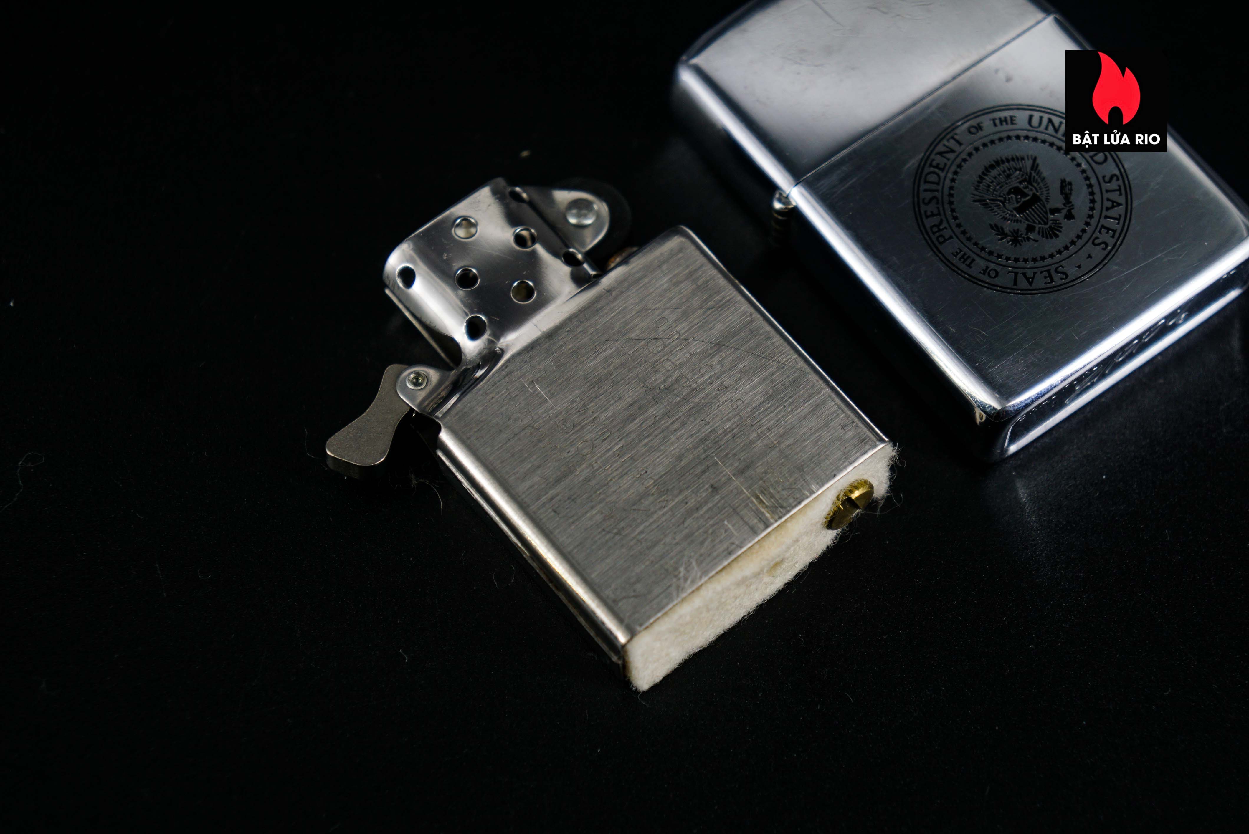 Zippo Xưa 1973 – Seal Of The President Of The United States – Army One 34 Zippo Xưa 1972 – Seal Of The President Of The United States – Army One 1