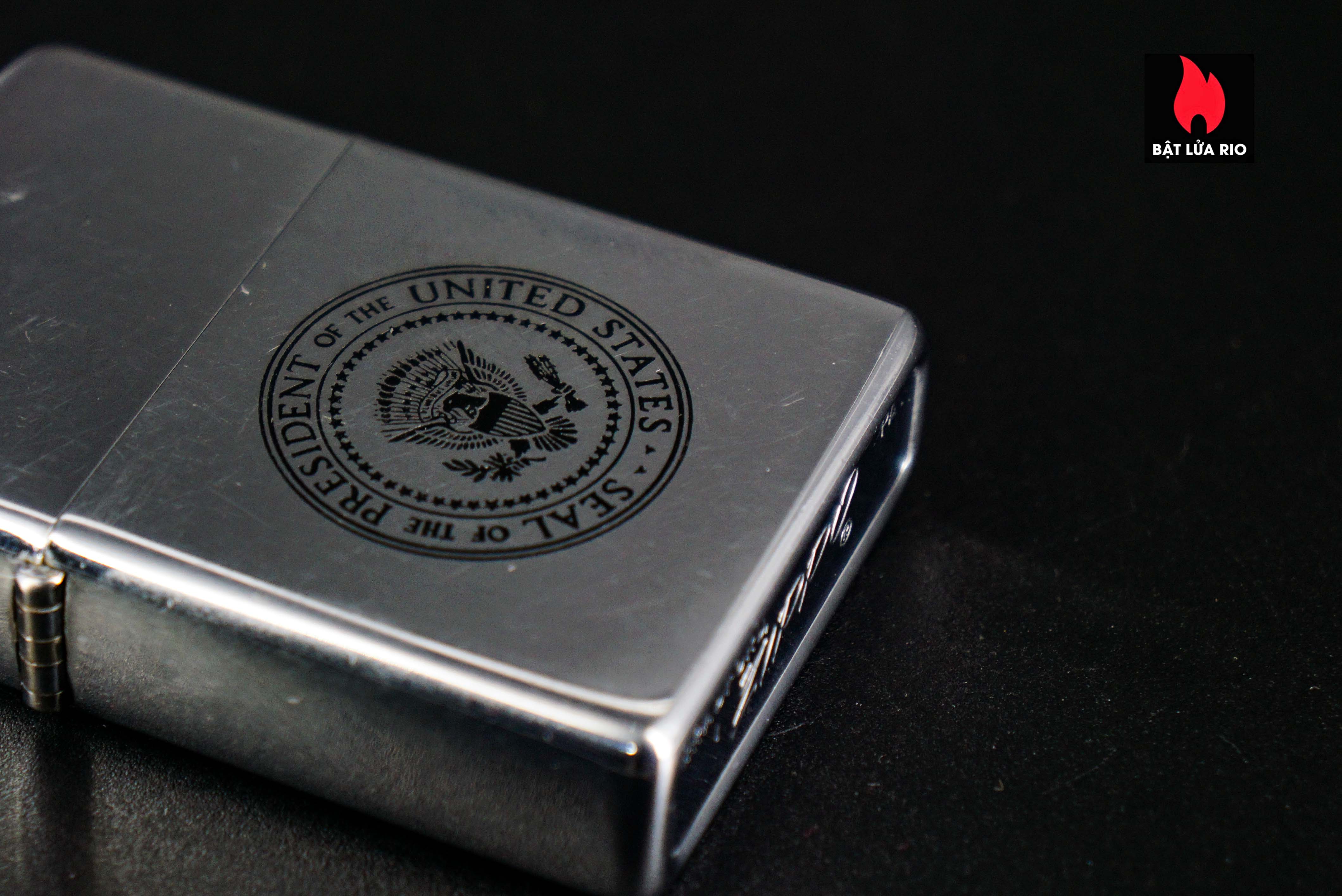 Zippo Xưa 1973 – Seal Of The President Of The United States – Army One 45 Zippo Xưa 1972 – Seal Of The President Of The United States – Army One 11
