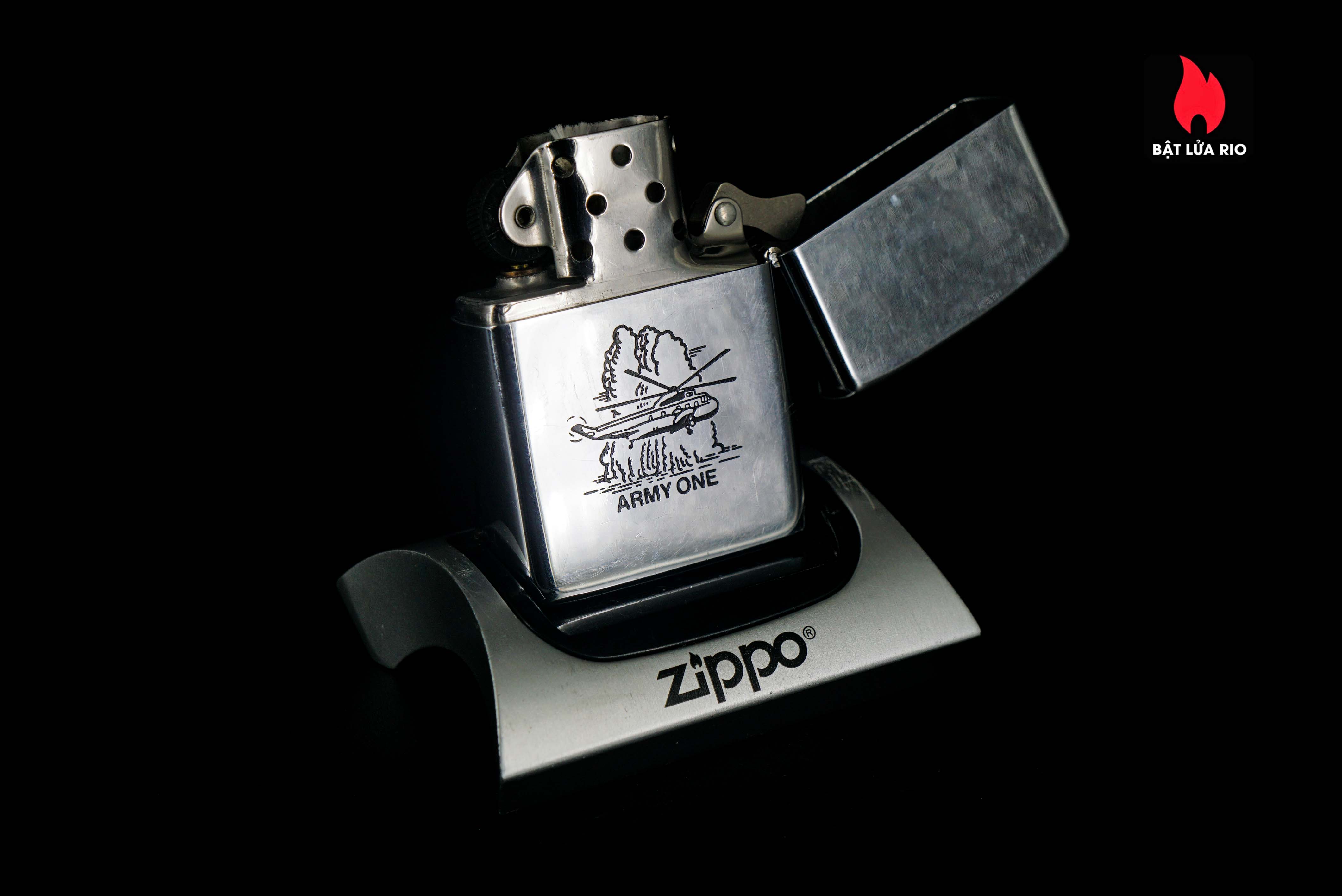 Zippo Xưa 1973 – Seal Of The President Of The United States – Army One 40 Zippo Xưa 1972 – Seal Of The President Of The United States – Army One 6