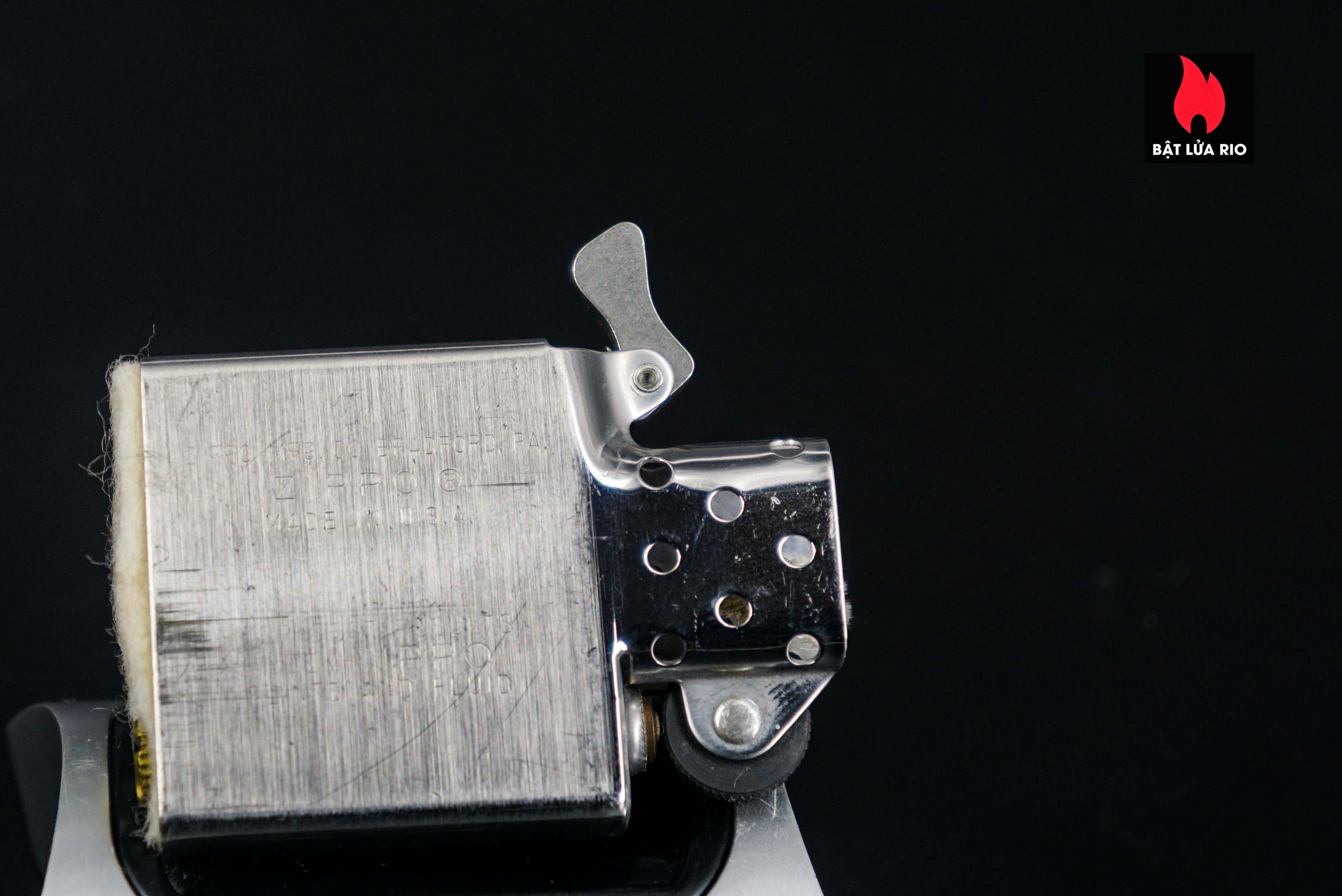 Zippo Xưa 1973 – Seal Of The President Of The United States – Army One 42 Zippo Xưa 1972 – Seal Of The President Of The United States – Army One 8