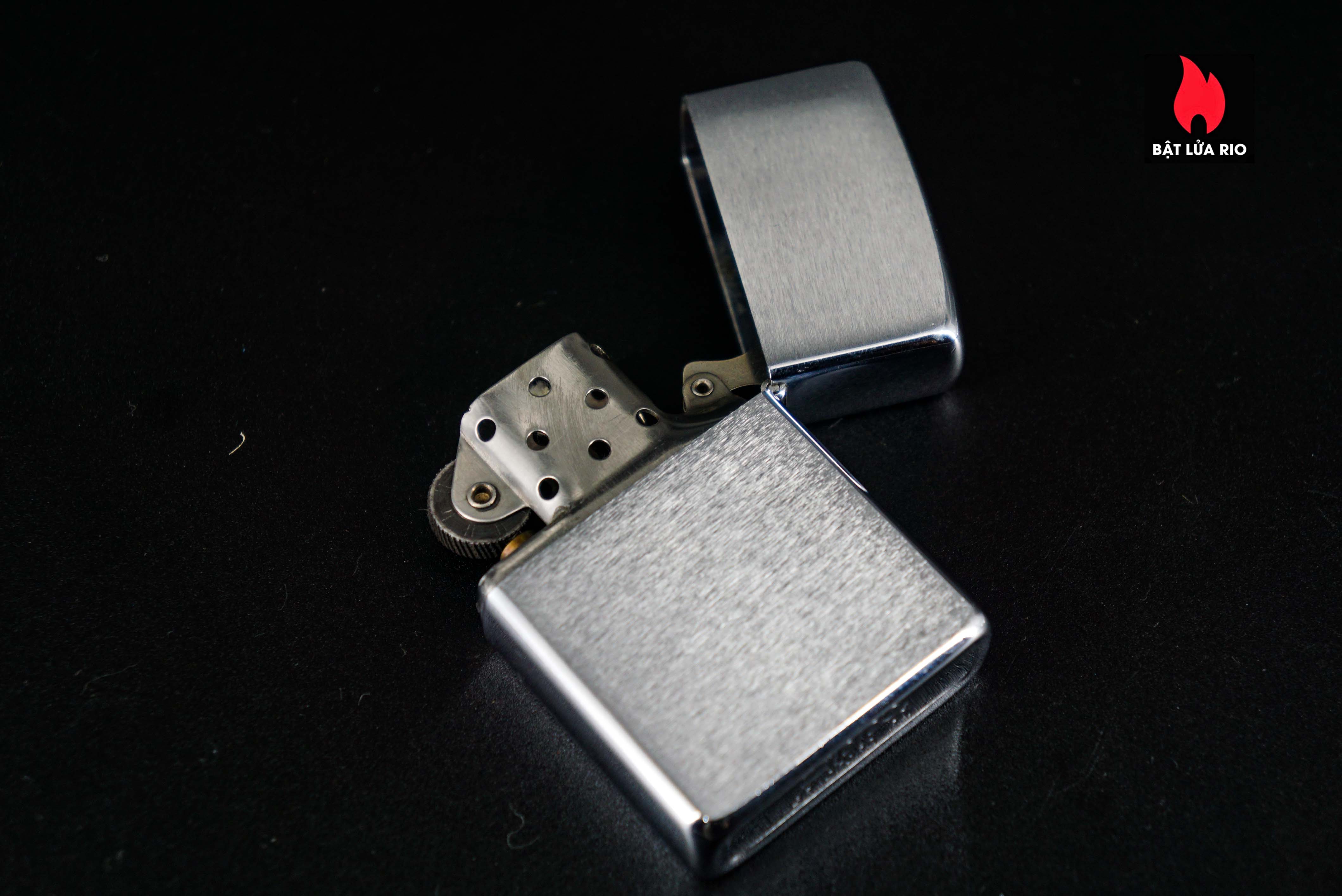 Zippo Xưa 1981 – Mary Long 26 Zippo Xưa 1981 – Mary Long 3