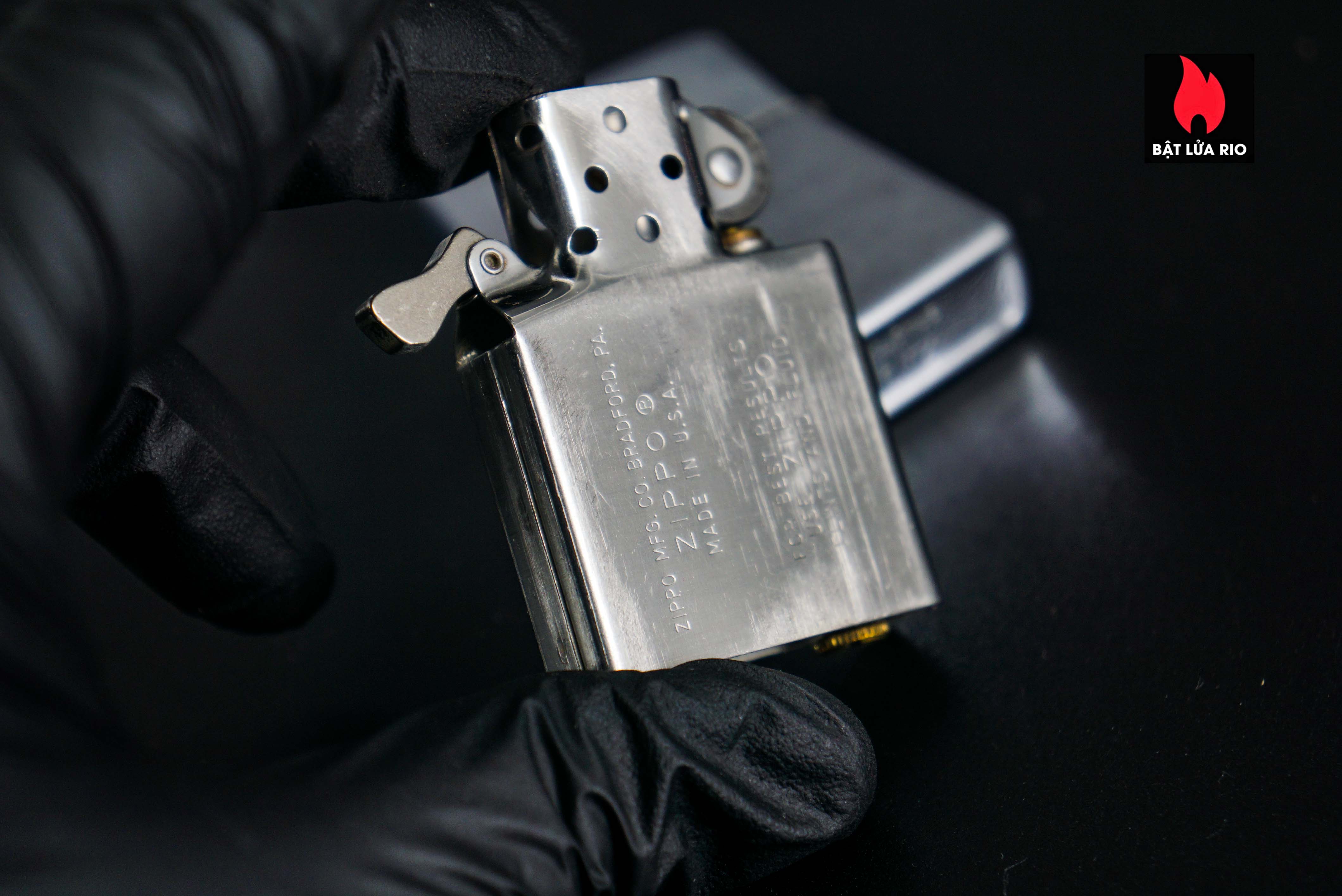 Zippo Xưa 1982 – 100 Squadron Groundcrew 11
