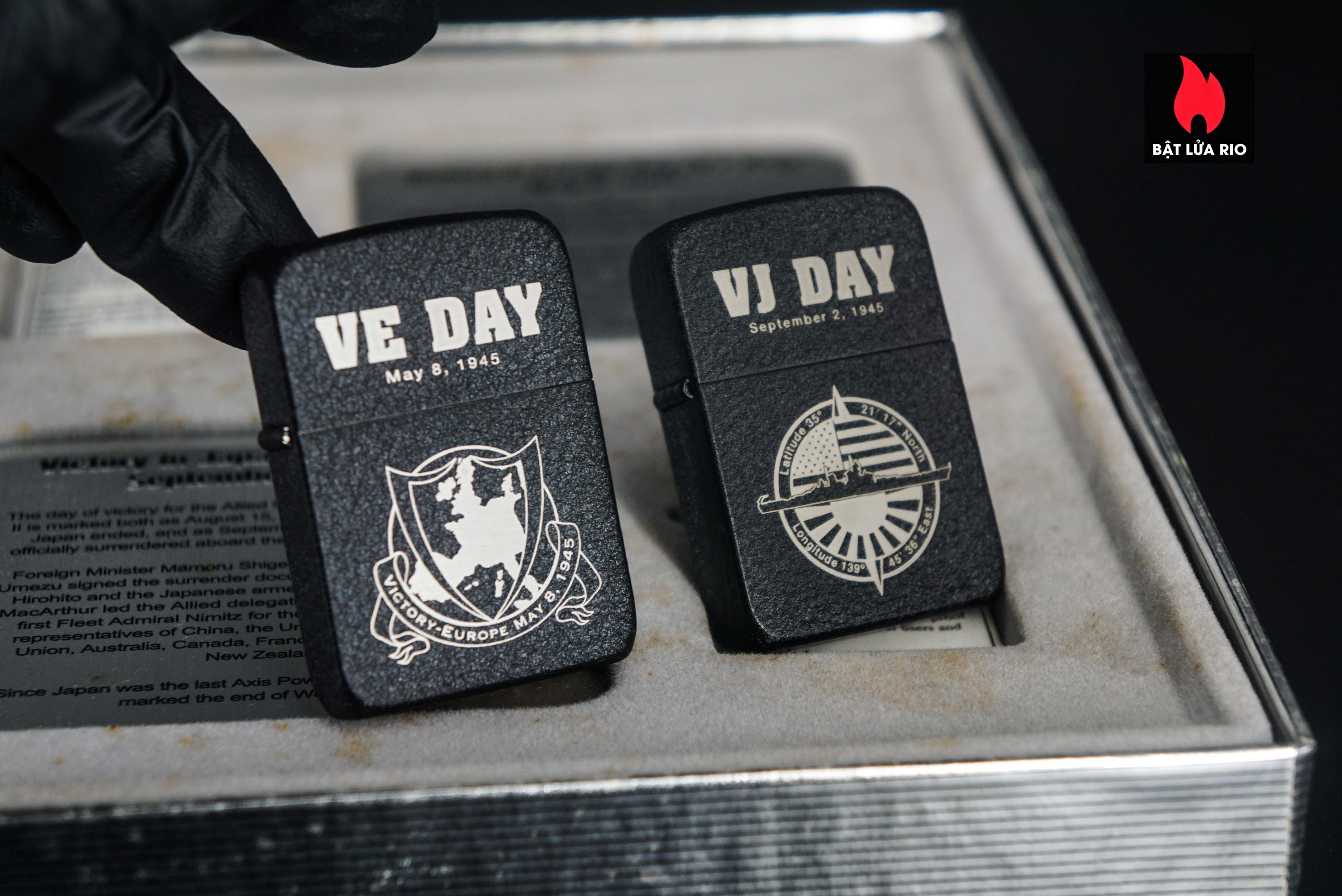 Set Zippo 2005 – Victory in Europe & Japan – WWII VE DAY & VJ DAY – 60th Anniversary – Limited 3539/5000 11