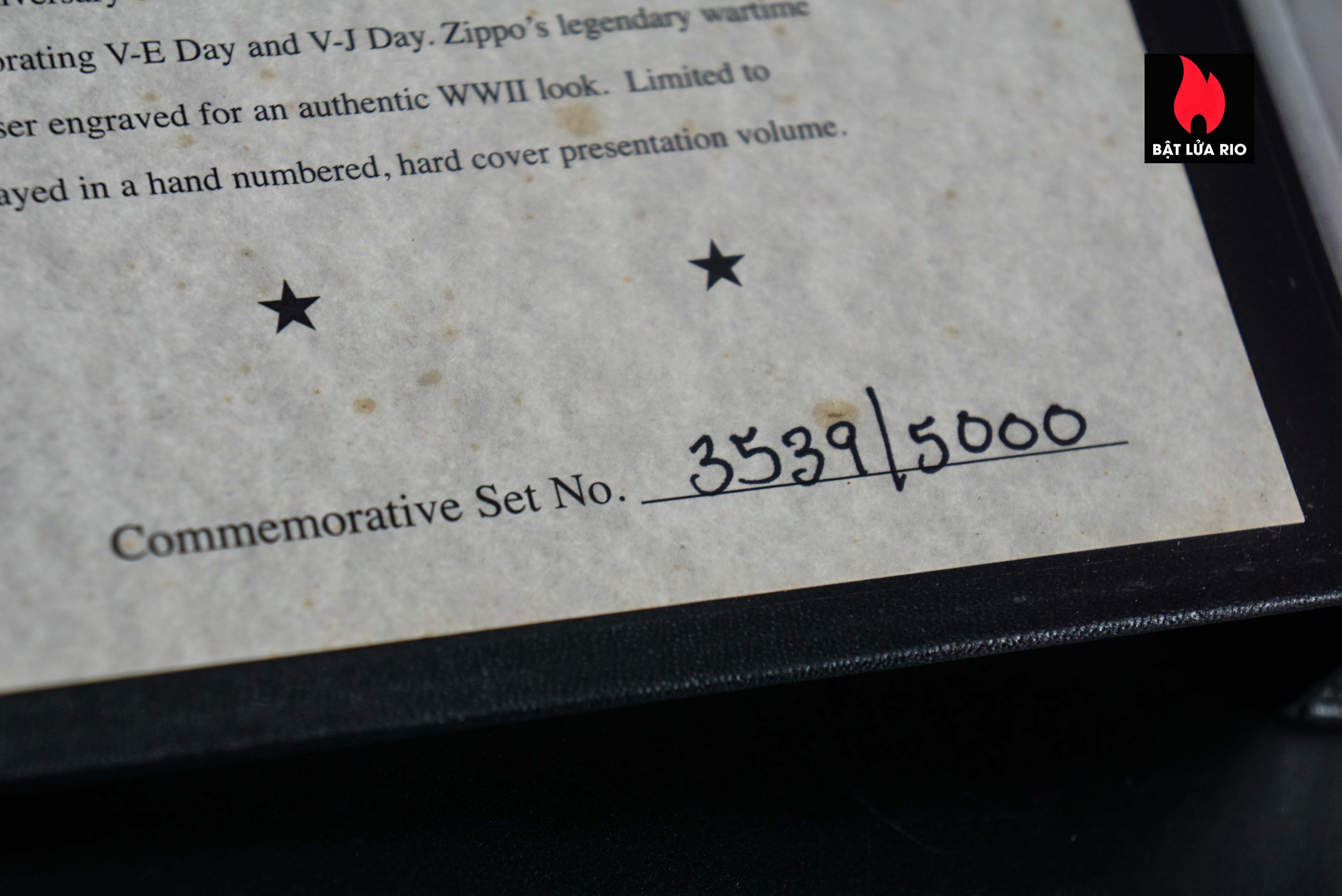 Set Zippo 2005 – Victory in Europe & Japan – WWII VE DAY & VJ DAY – 60th Anniversary – Limited 3539/5000 17