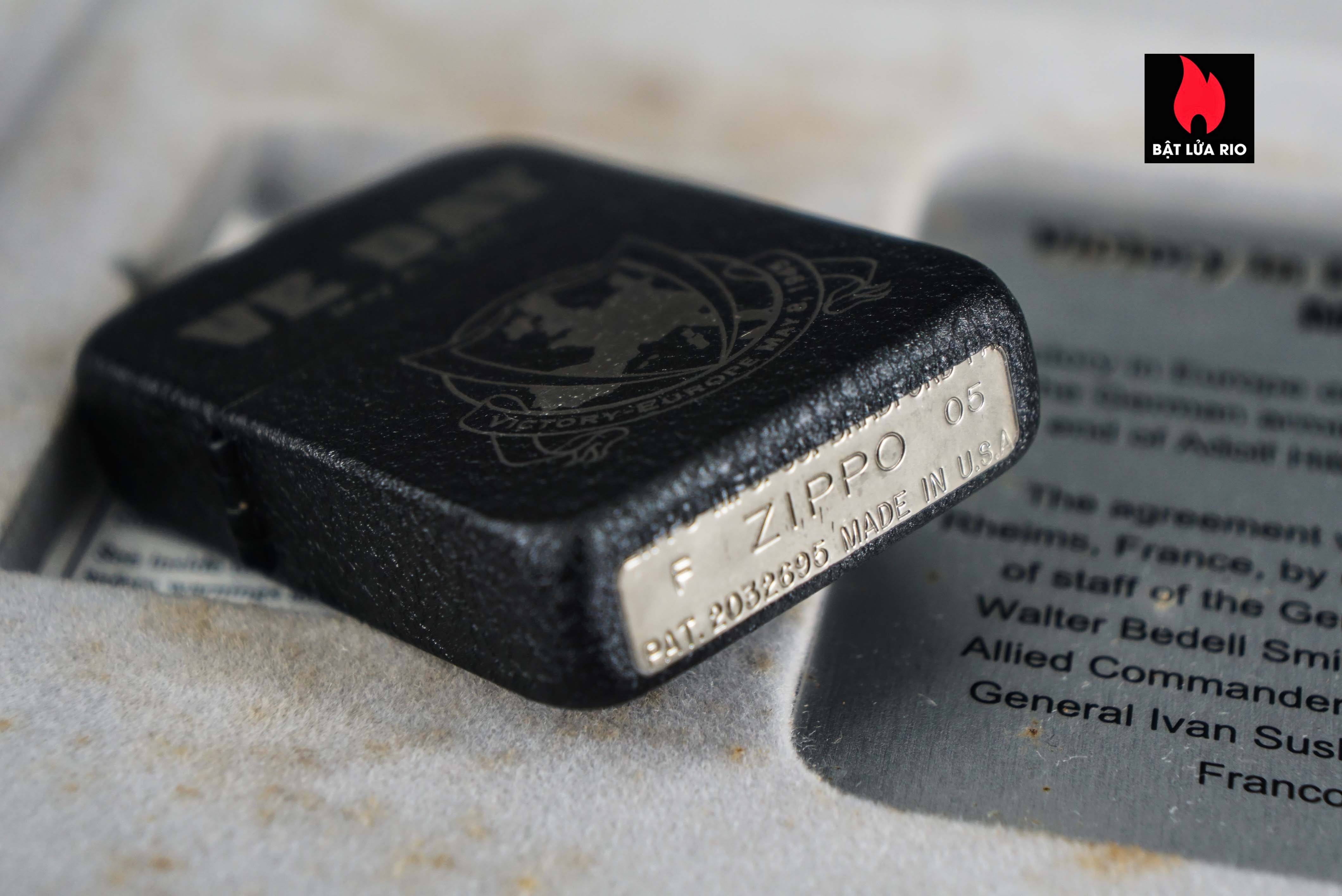 Set Zippo 2005 – Victory in Europe & Japan – WWII VE DAY & VJ DAY – 60th Anniversary – Limited 3539/5000 28