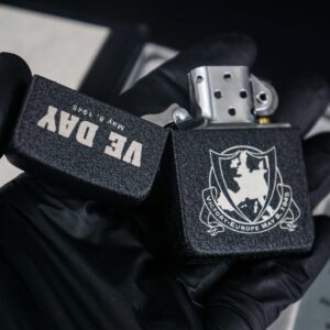 Set Zippo 2005 – Victory in Europe & Japan – WWII VE DAY & VJ DAY – 60th Anniversary – Limited 3539/5000 30