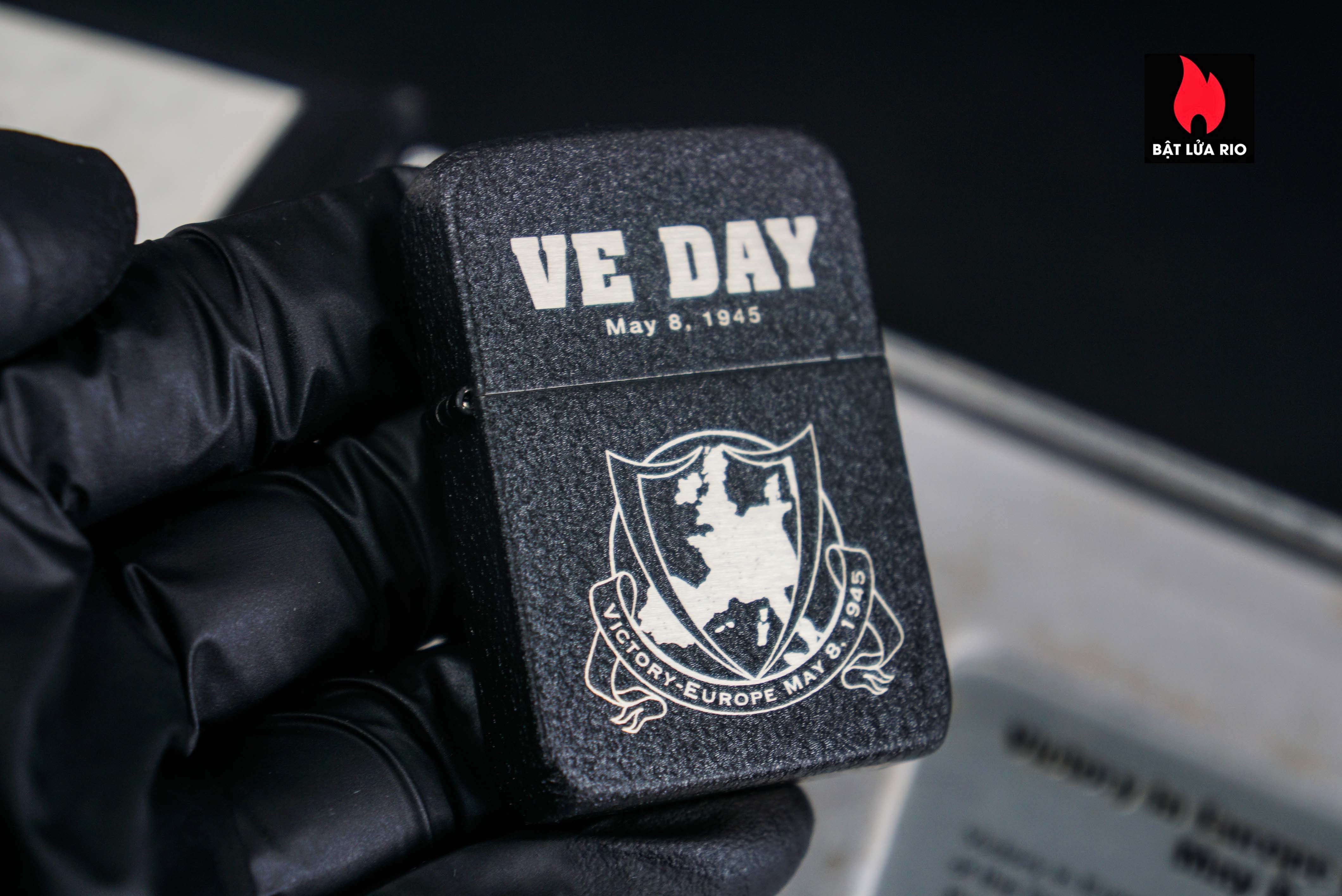 Set Zippo 2005 – Victory in Europe & Japan – WWII VE DAY & VJ DAY – 60th Anniversary – Limited 3539/5000 31