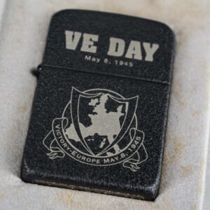 Set Zippo 2005 – Victory in Europe & Japan – WWII VE DAY & VJ DAY – 60th Anniversary – Limited 3539/5000 32