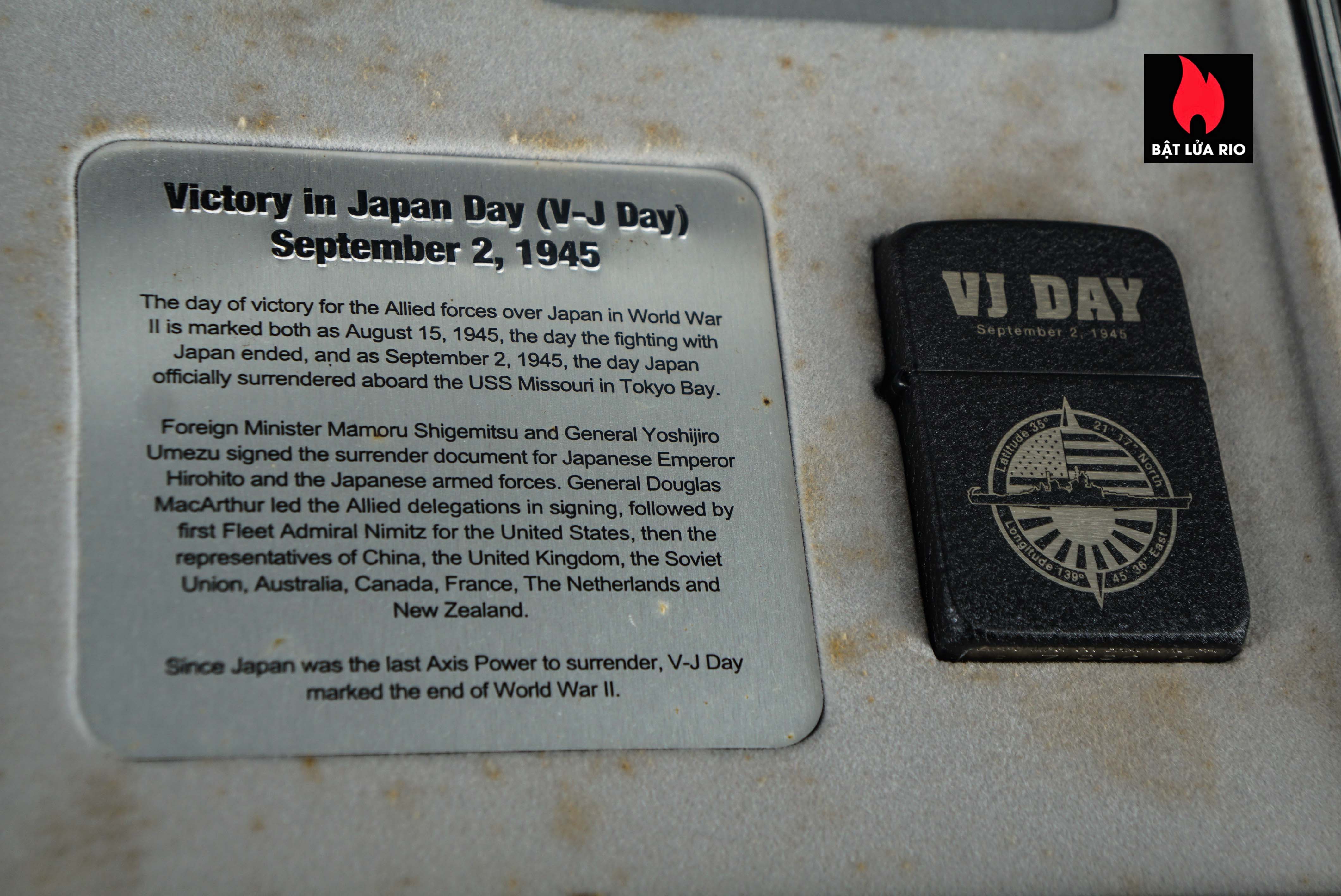 Set Zippo 2005 – Victory in Europe & Japan – WWII VE DAY & VJ DAY – 60th Anniversary – Limited 3539/5000 35