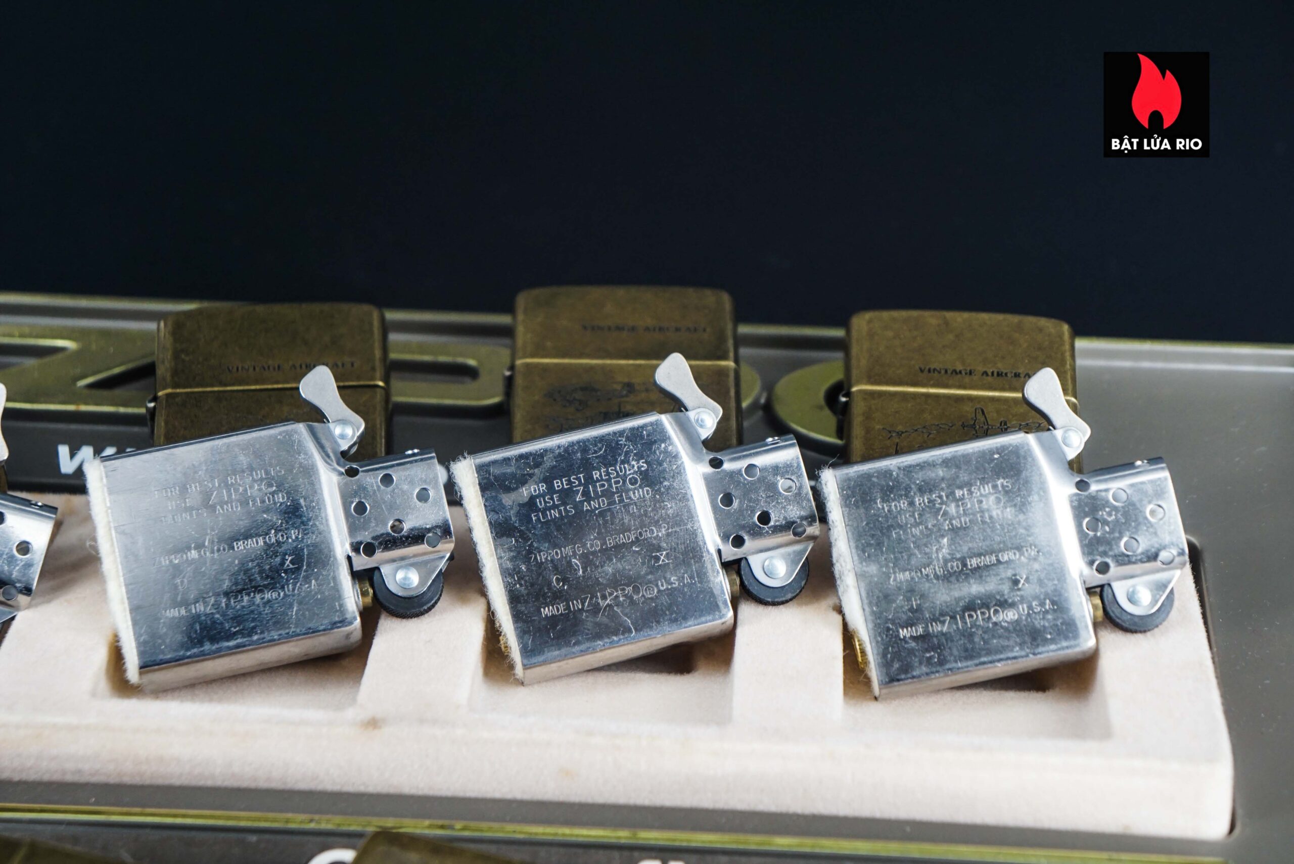 Set Zippo La Mã 1994 – Antique Brass – Vintage AirCraft Serries 3