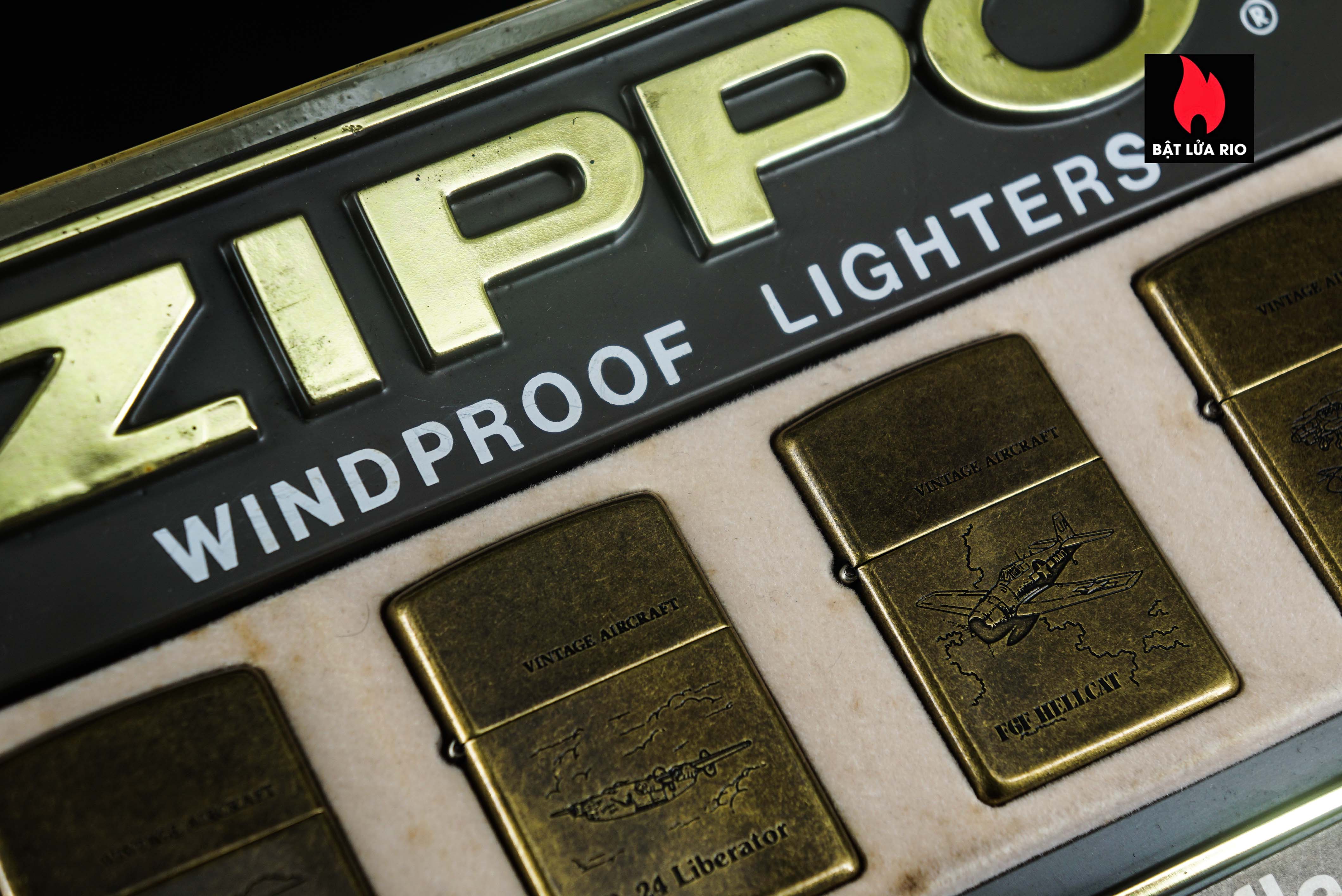 Set Zippo La Mã 1994 – Antique Brass – Vintage AirCraft Serries 32