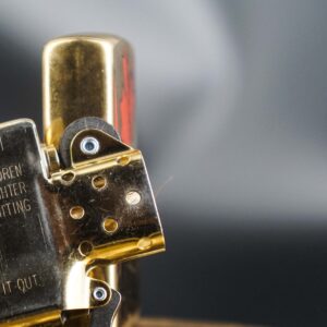 Zippo 2001 – Zippo Collectible 2001 Canada COTY 1