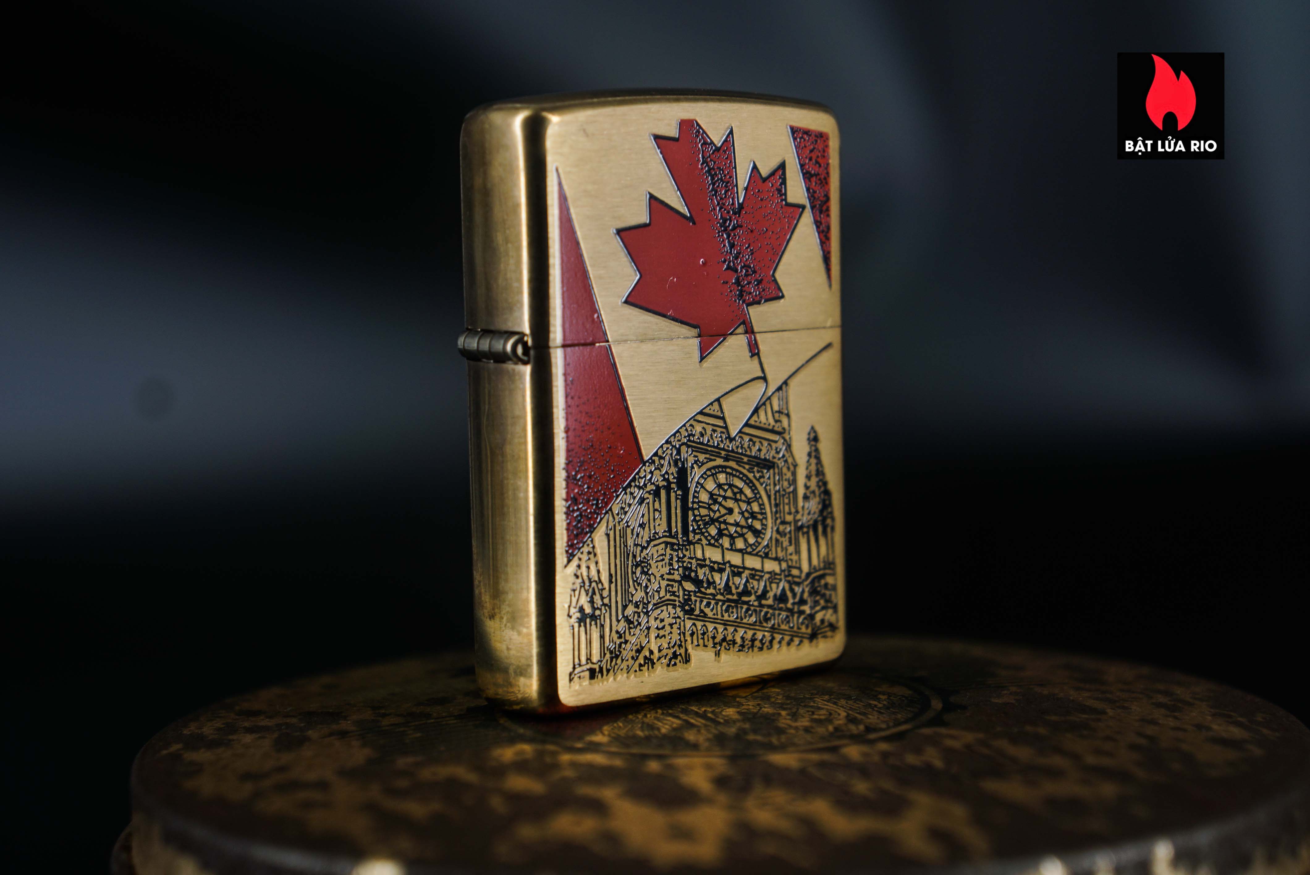 Zippo 2001 – Zippo Collectible 2001 Canada COTY 12
