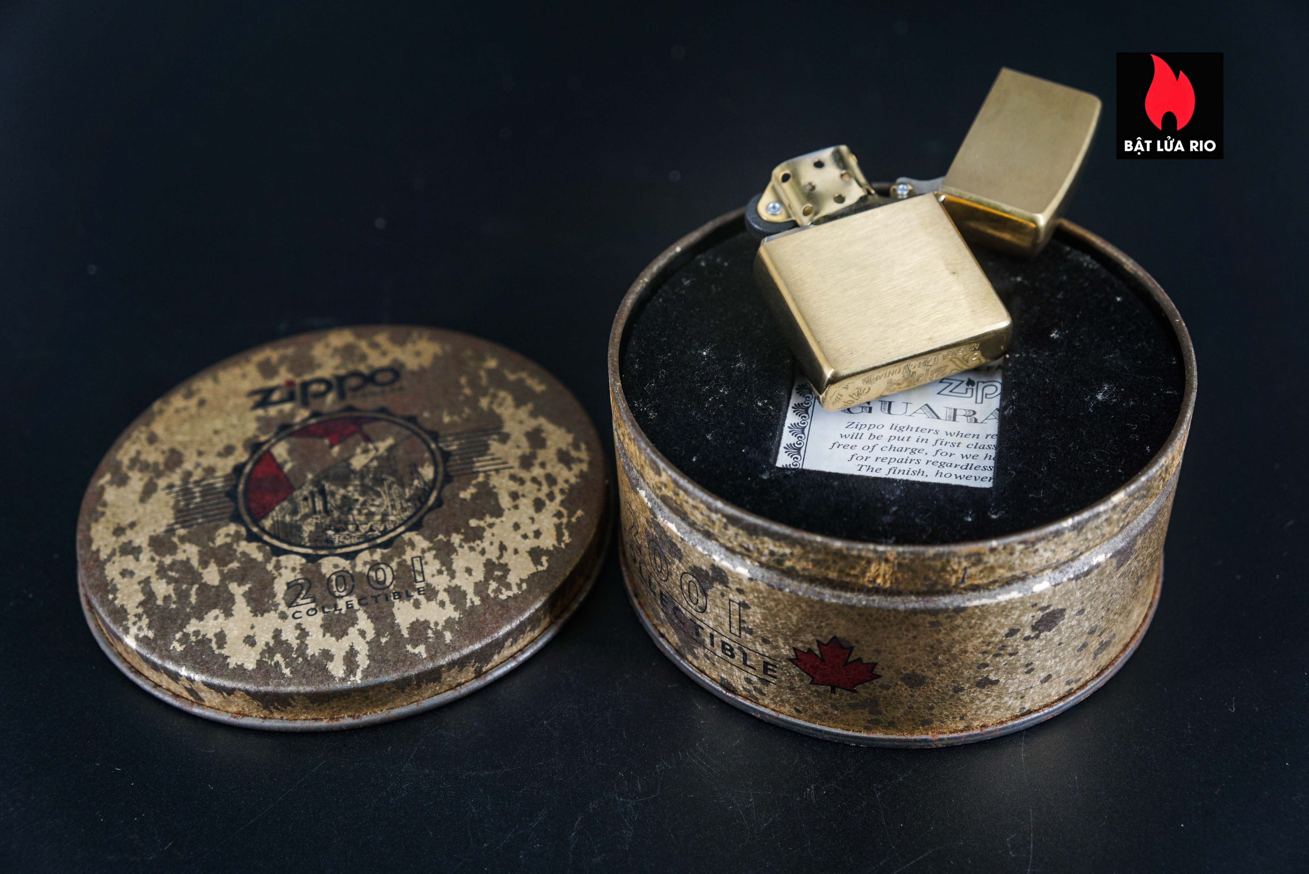Zippo 2001 – Zippo Collectible 2001 Canada COTY 17