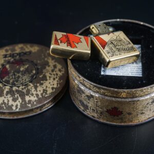 Zippo 2001 – Zippo Collectible 2001 Canada COTY 21